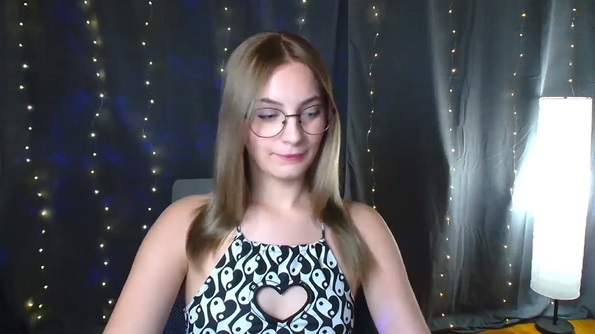 Gallery image thumbnail from Kissismimy's myfreecams stream on, 08/15/2024, 12:47 image 19 of 20