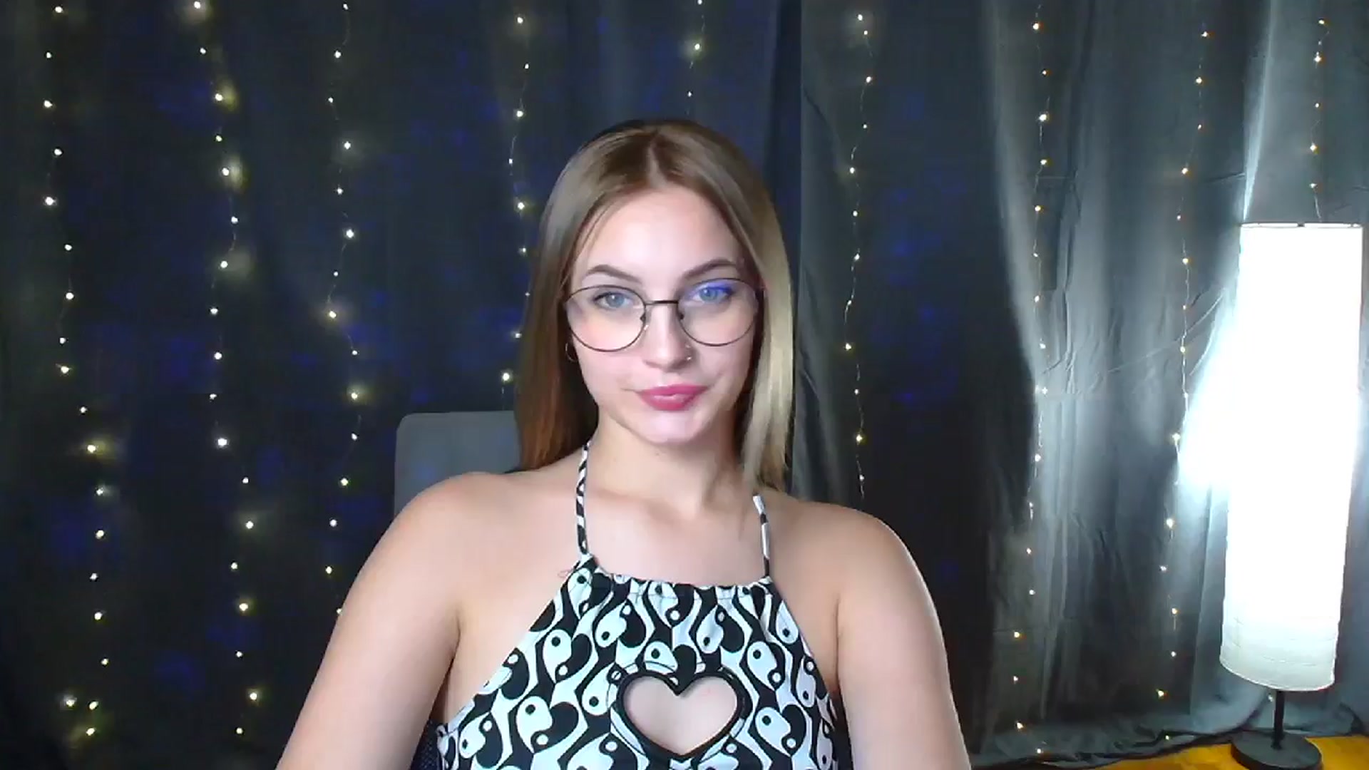 Gallery image thumbnail from Kissismimy's myfreecams stream on, 08/15/2024, 12:47 image 3 of 20