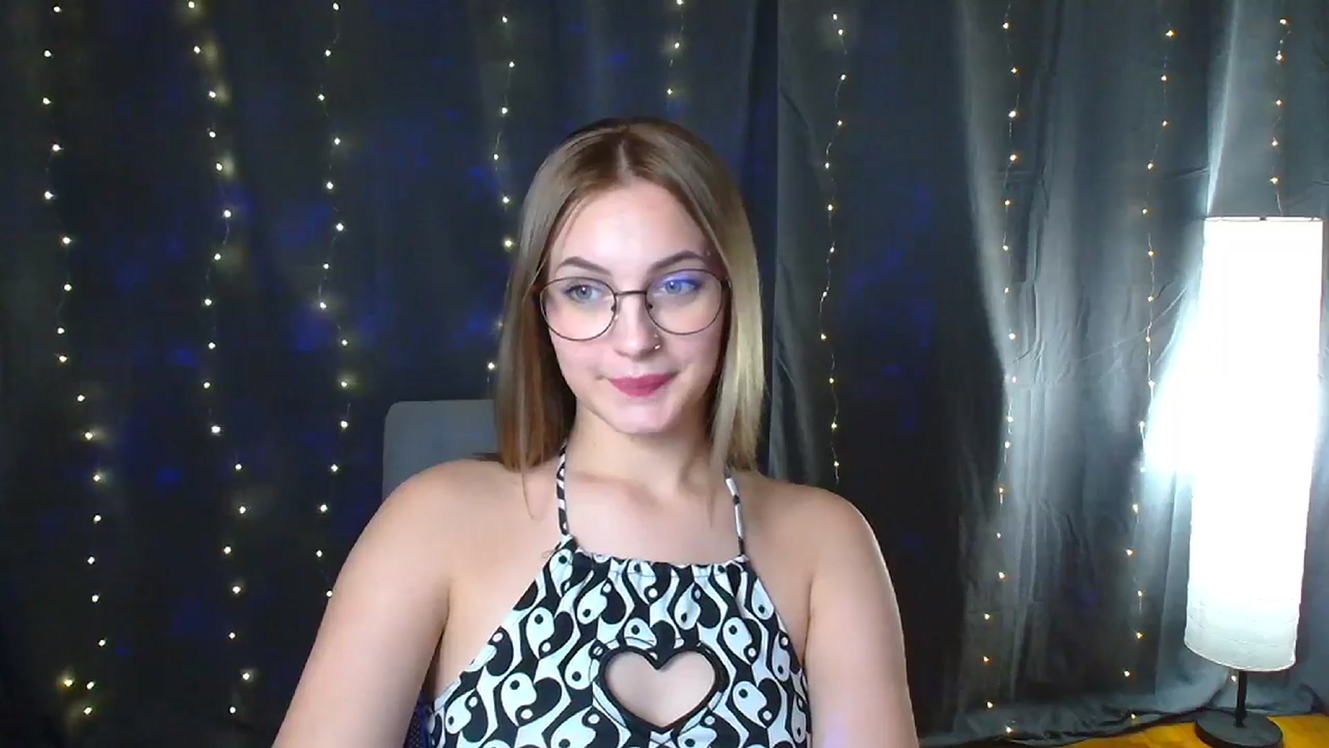 Gallery image thumbnail from Kissismimy's myfreecams stream on, 08/15/2024, 12:47 image 6 of 20