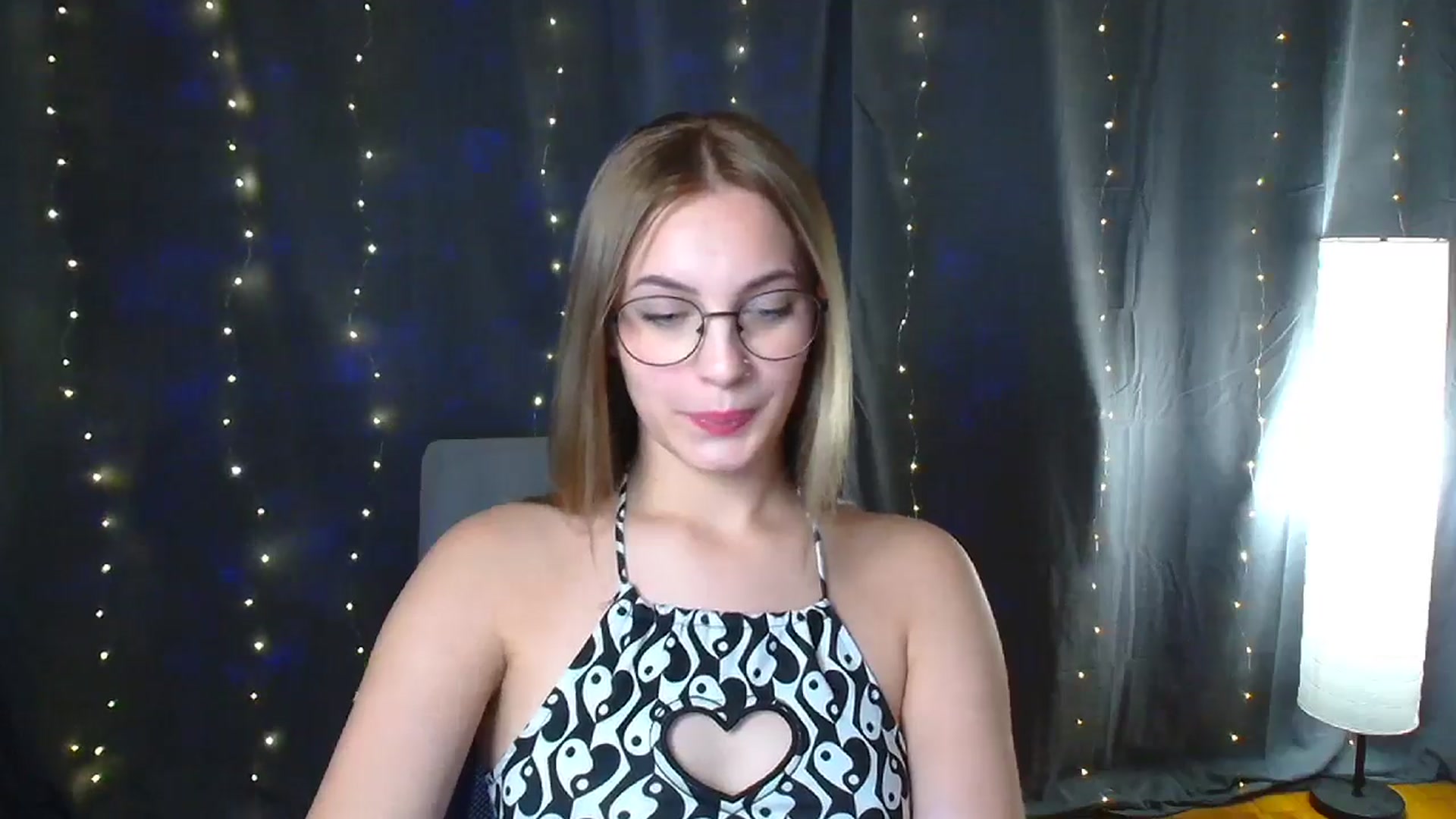 Gallery image thumbnail from Kissismimy's myfreecams stream on, 08/15/2024, 12:47 image 10 of 20