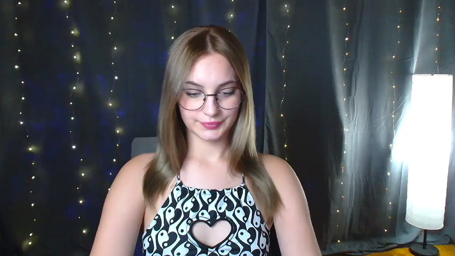 Gallery image thumbnail from Kissismimy's myfreecams stream on, 08/15/2024, 12:47 image 18 of 20