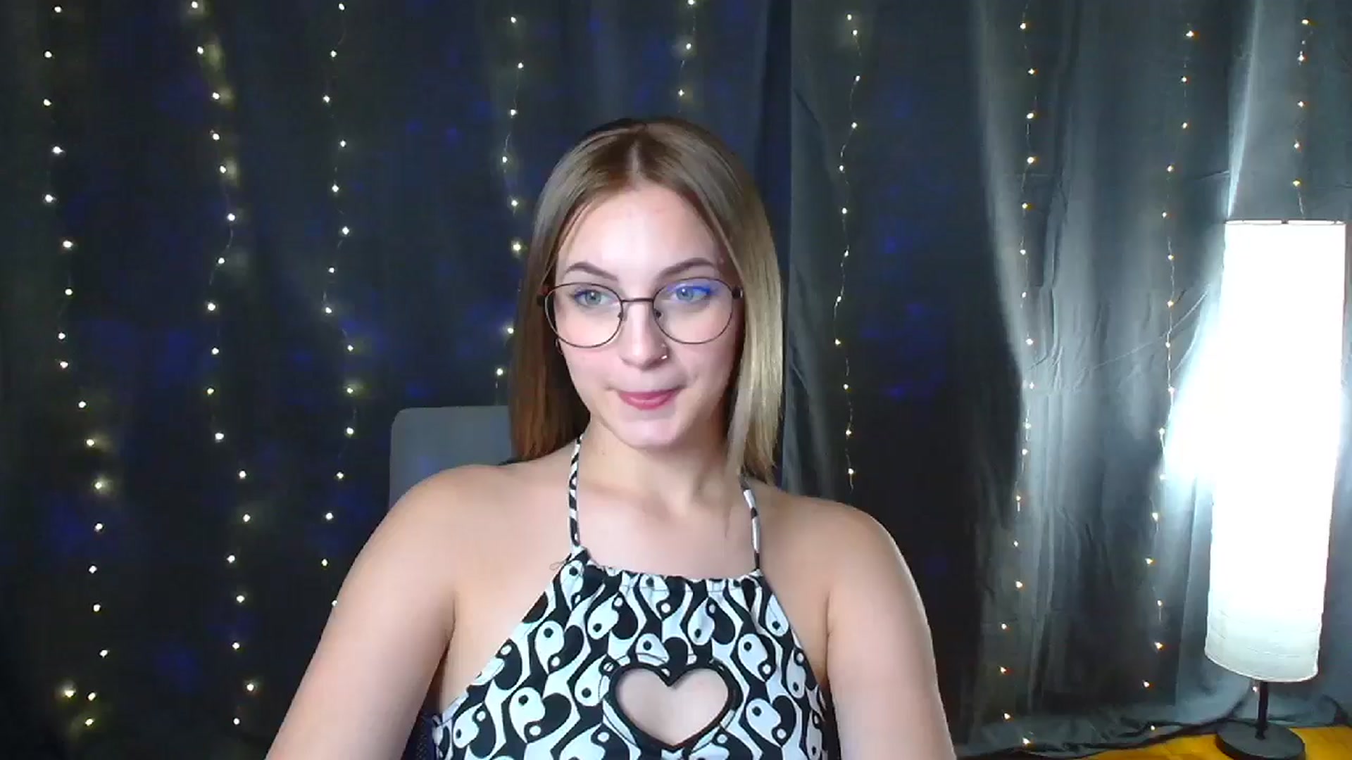 Gallery image thumbnail from Kissismimy's myfreecams stream on, 08/15/2024, 12:47 image 2 of 20