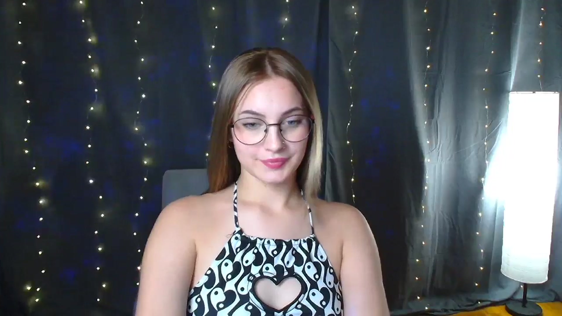 Gallery image thumbnail from Kissismimy's myfreecams stream on, 08/15/2024, 12:47 image 4 of 20