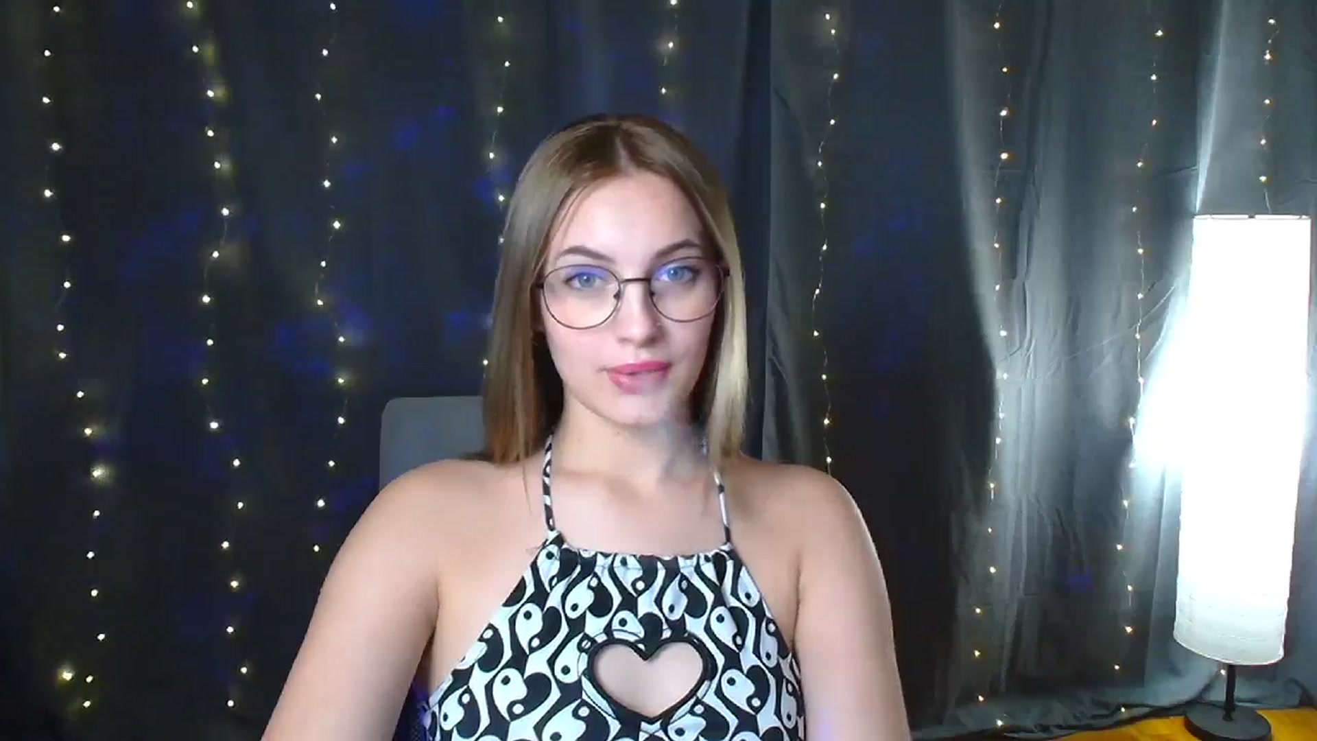 Gallery image thumbnail from Kissismimy's myfreecams stream on, 08/15/2024, 12:47 image 7 of 20