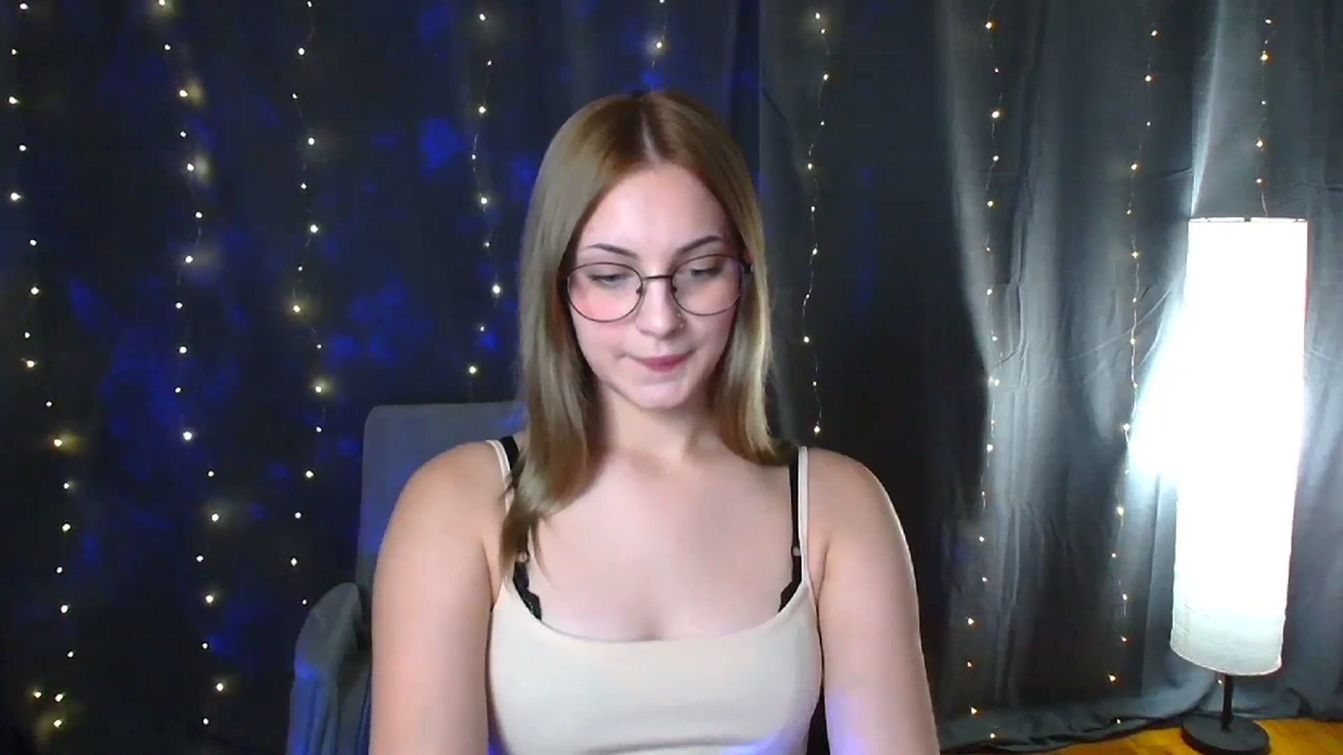 Gallery image thumbnail from Kissismimy's myfreecams stream on, 08/20/2024, 09:45 image 11 of 20