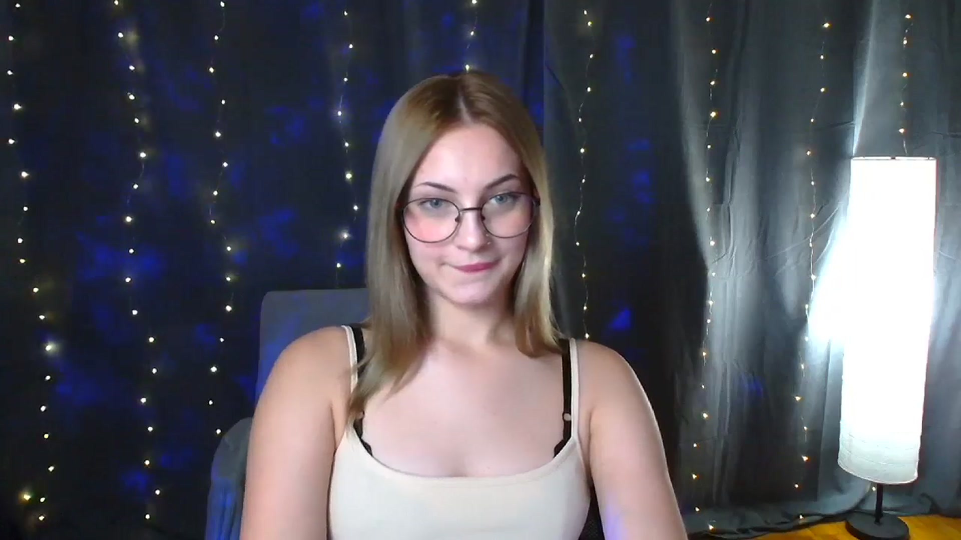 Gallery image thumbnail from Kissismimy's myfreecams stream on, 08/20/2024, 10:29 image 15 of 20