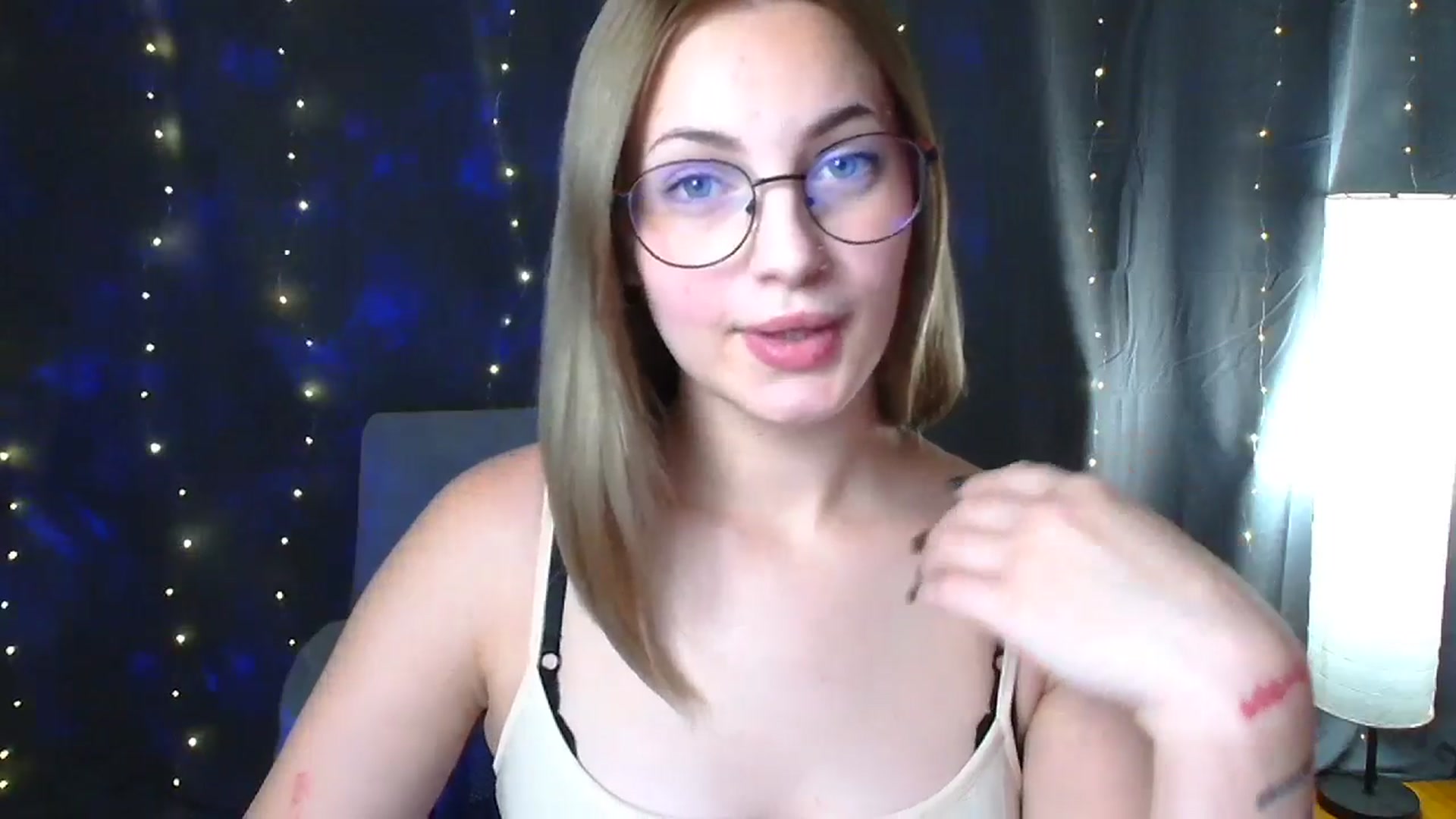 Gallery image thumbnail from Kissismimy's myfreecams stream on, 08/21/2024, 16:46 image 6 of 20