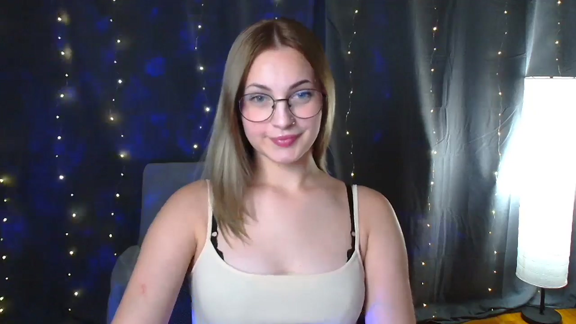 Gallery image thumbnail from Kissismimy's myfreecams stream on, 08/21/2024, 16:46 image 12 of 20