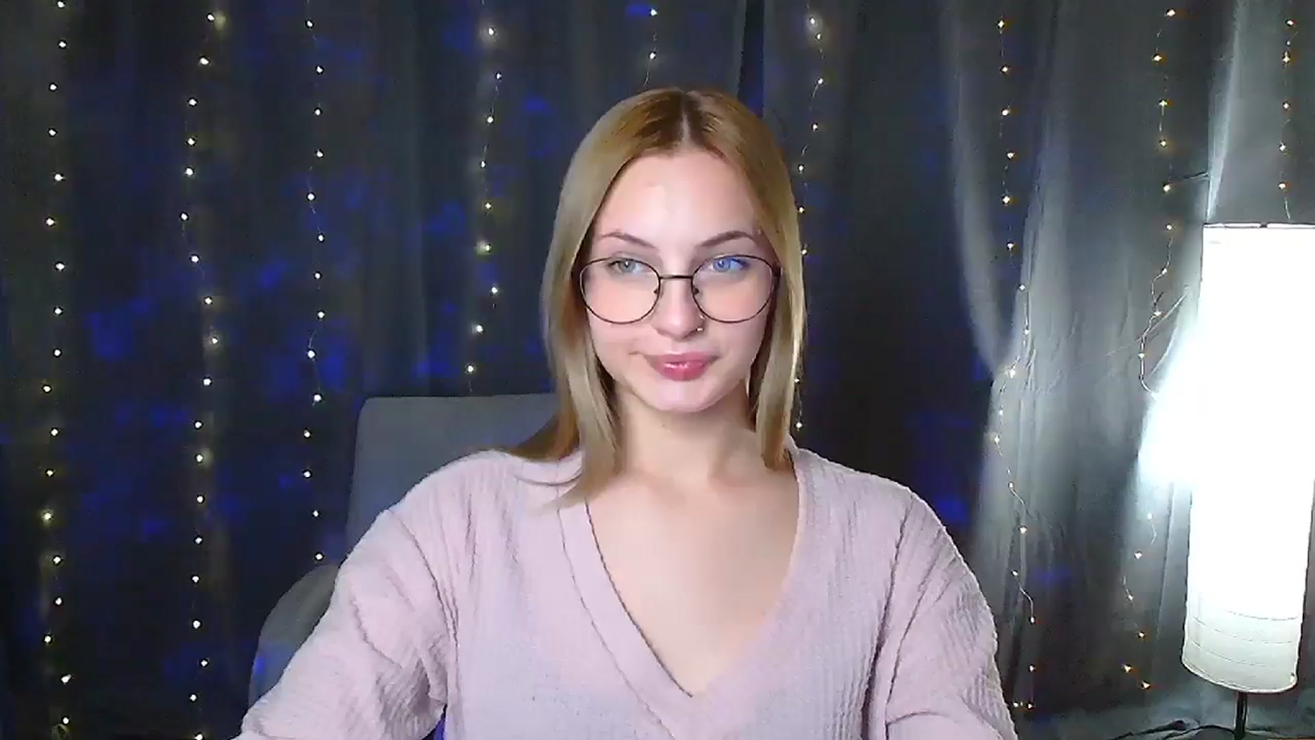 Gallery image thumbnail from Kissismimy's myfreecams stream on, 09/04/2024, 11:07 image 16 of 20
