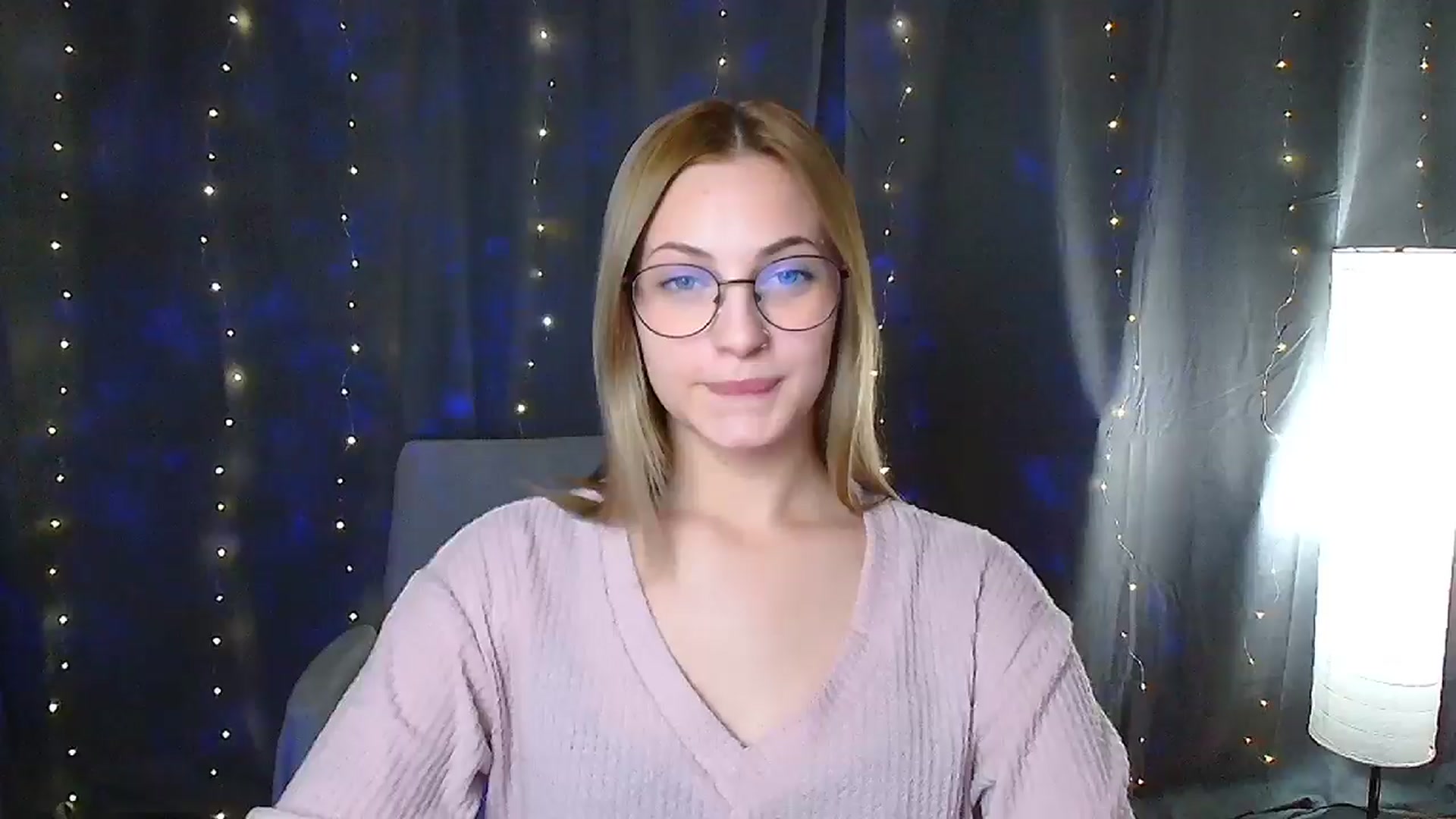 Gallery image thumbnail from Kissismimy's myfreecams stream on, 09/04/2024, 11:07 image 3 of 20
