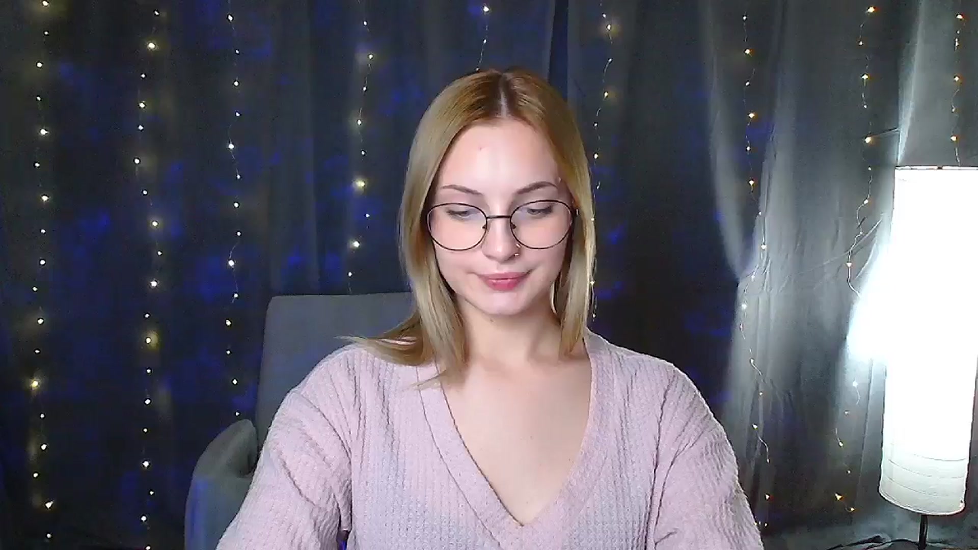 Gallery image thumbnail from Kissismimy's myfreecams stream on, 09/04/2024, 11:07 image 17 of 20