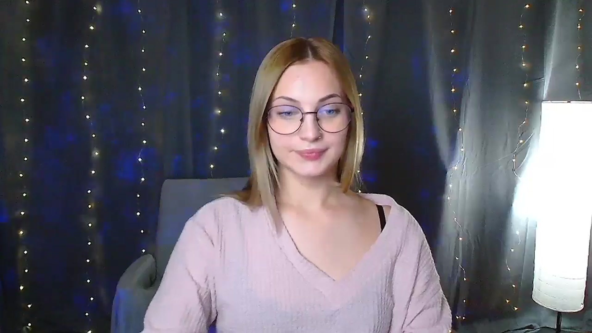 Gallery image thumbnail from Kissismimy's myfreecams stream on, 09/04/2024, 11:07 image 10 of 20
