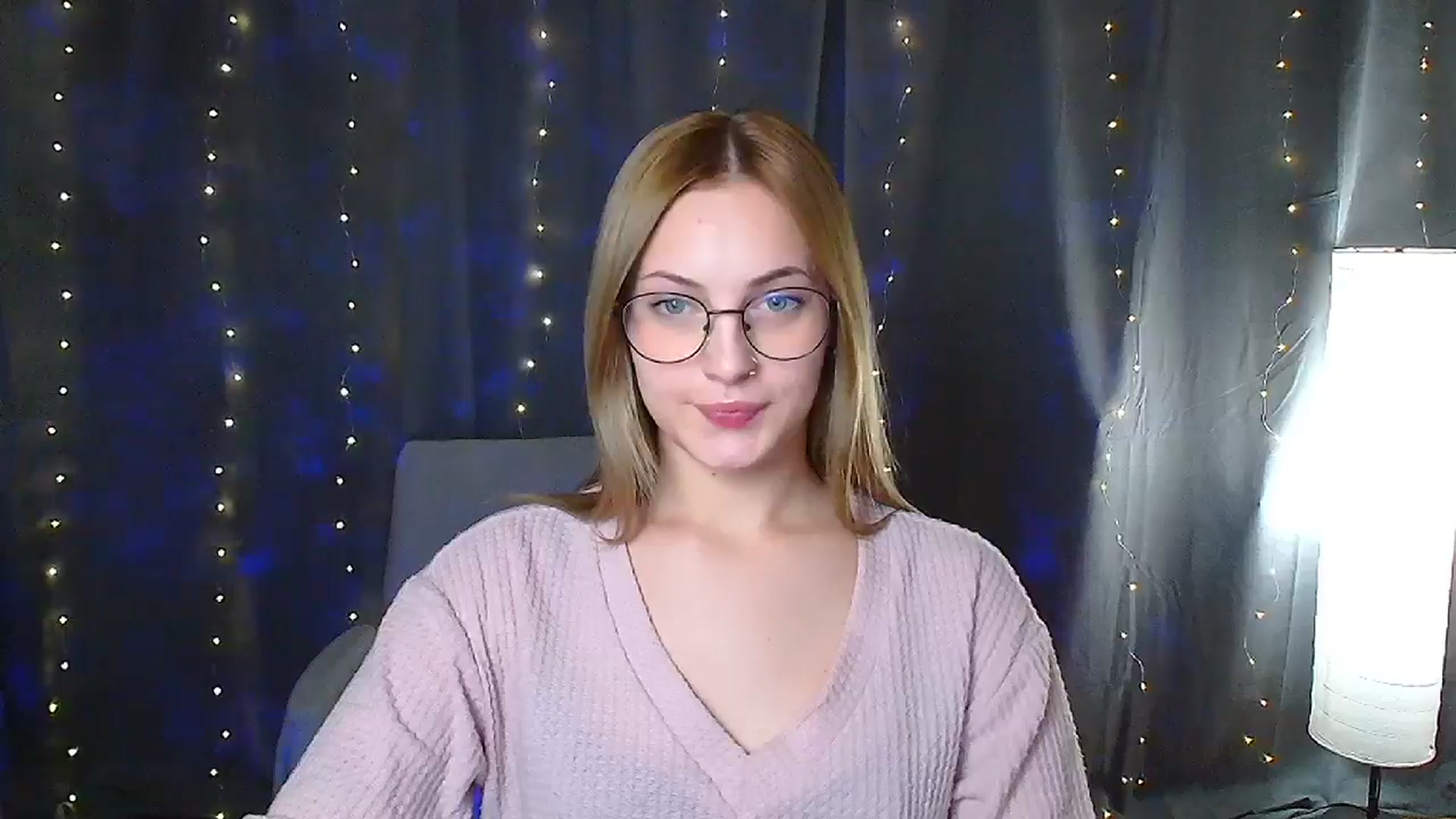 Gallery image thumbnail from Kissismimy's myfreecams stream on, 09/04/2024, 11:07 image 4 of 20
