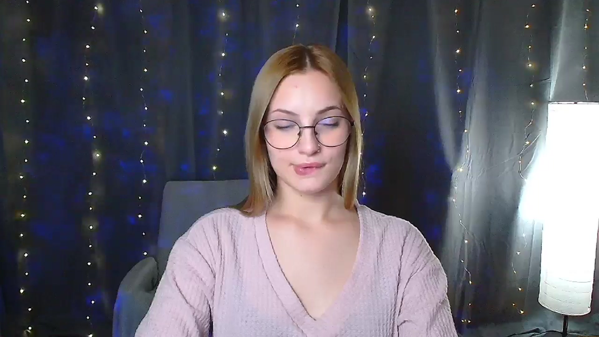 Gallery image thumbnail from Kissismimy's myfreecams stream on, 09/04/2024, 11:07 image 15 of 20