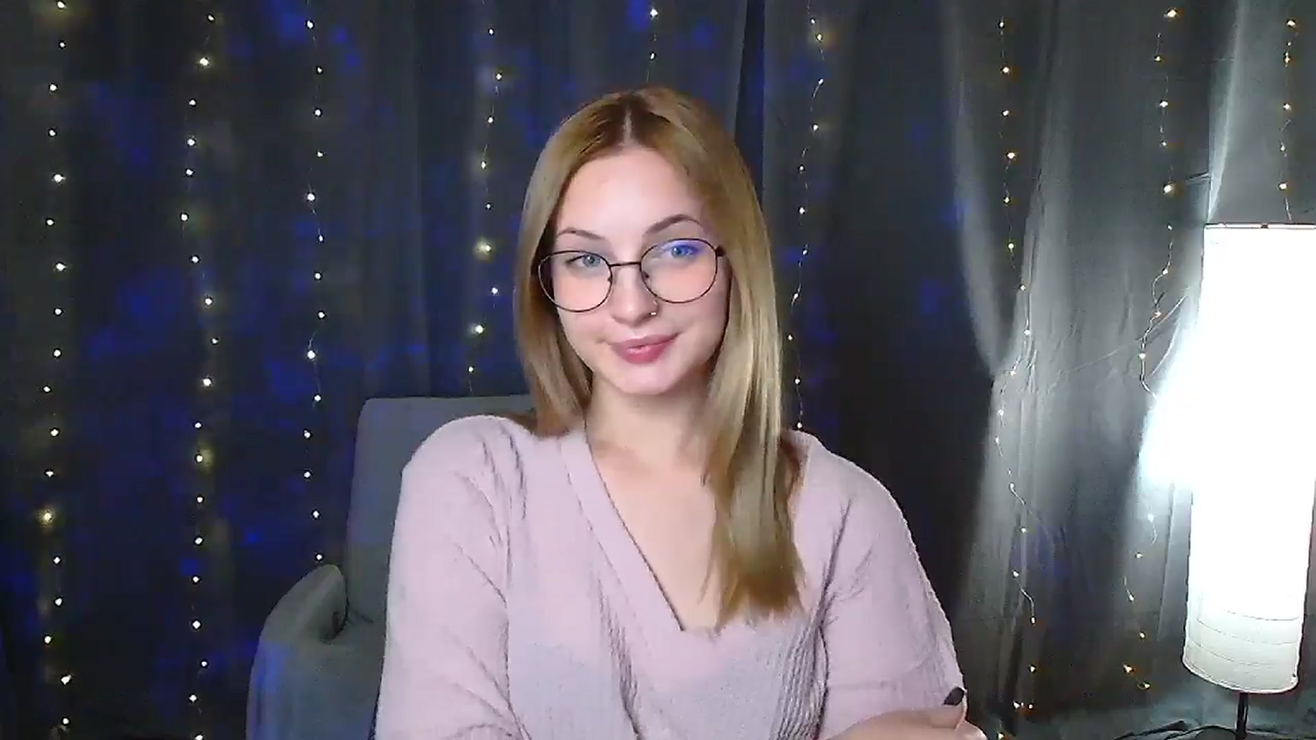 Gallery image thumbnail from Kissismimy's myfreecams stream on, 09/04/2024, 11:07 image 11 of 20