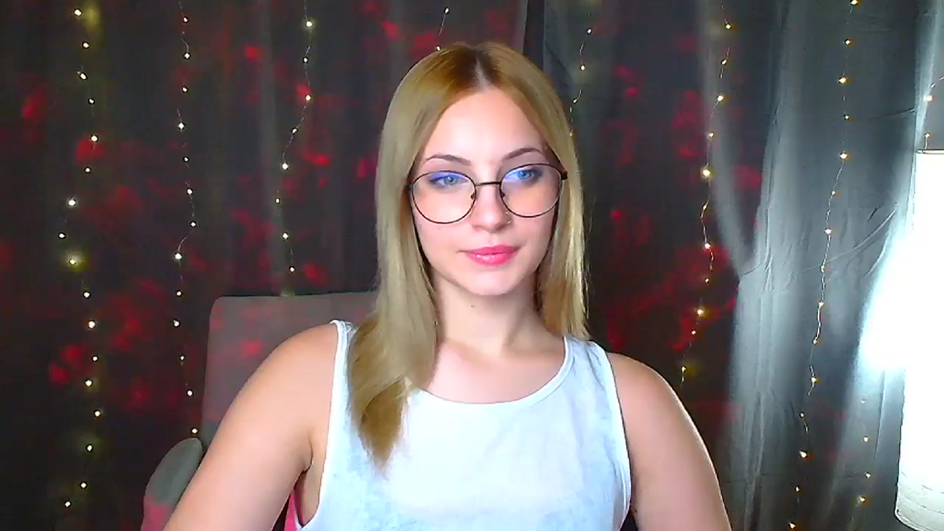 Gallery image thumbnail from Kissismimy's myfreecams stream on, 09/13/2024, 12:07 image 4 of 20