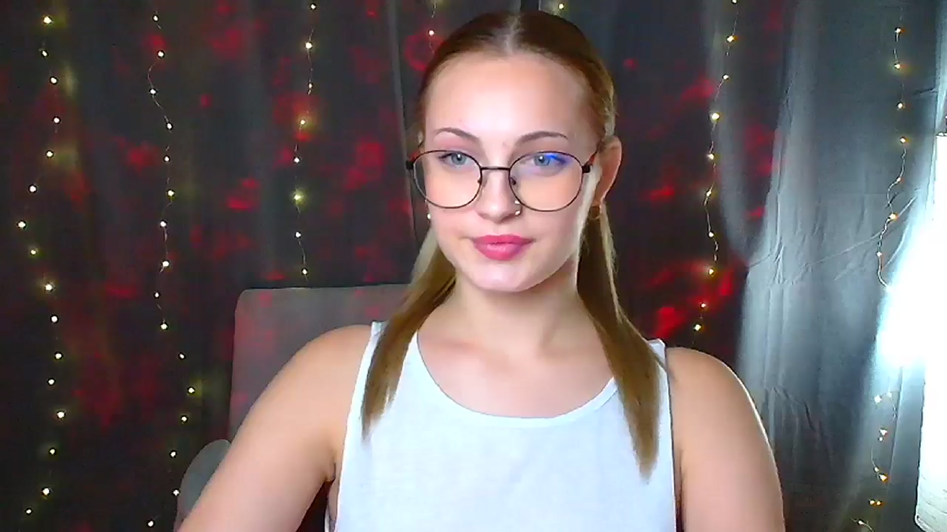Gallery image thumbnail from Kissismimy's myfreecams stream on, 09/15/2024, 12:41 image 8 of 20
