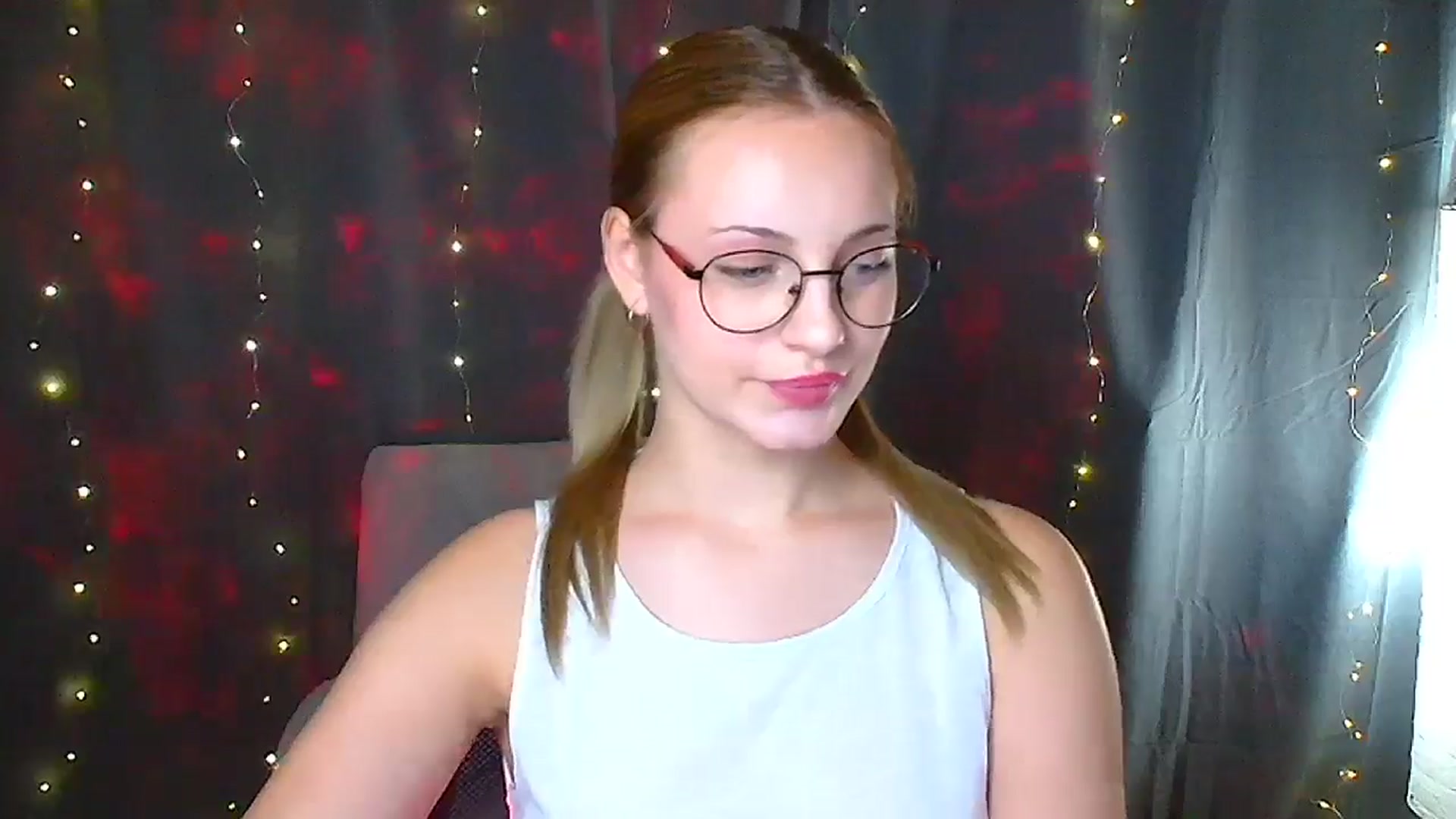 Gallery image thumbnail from Kissismimy's myfreecams stream on, 09/15/2024, 12:41 image 16 of 20