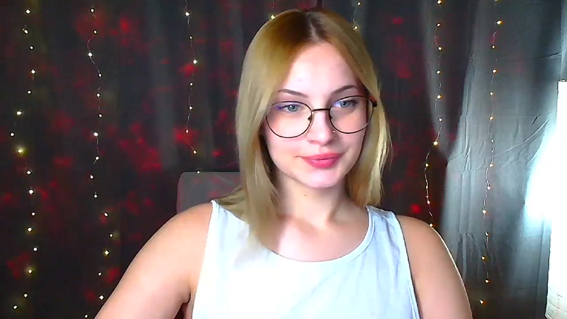 Gallery image thumbnail from Kissismimy's myfreecams stream on, 09/20/2024, 11:29 image 3 of 20