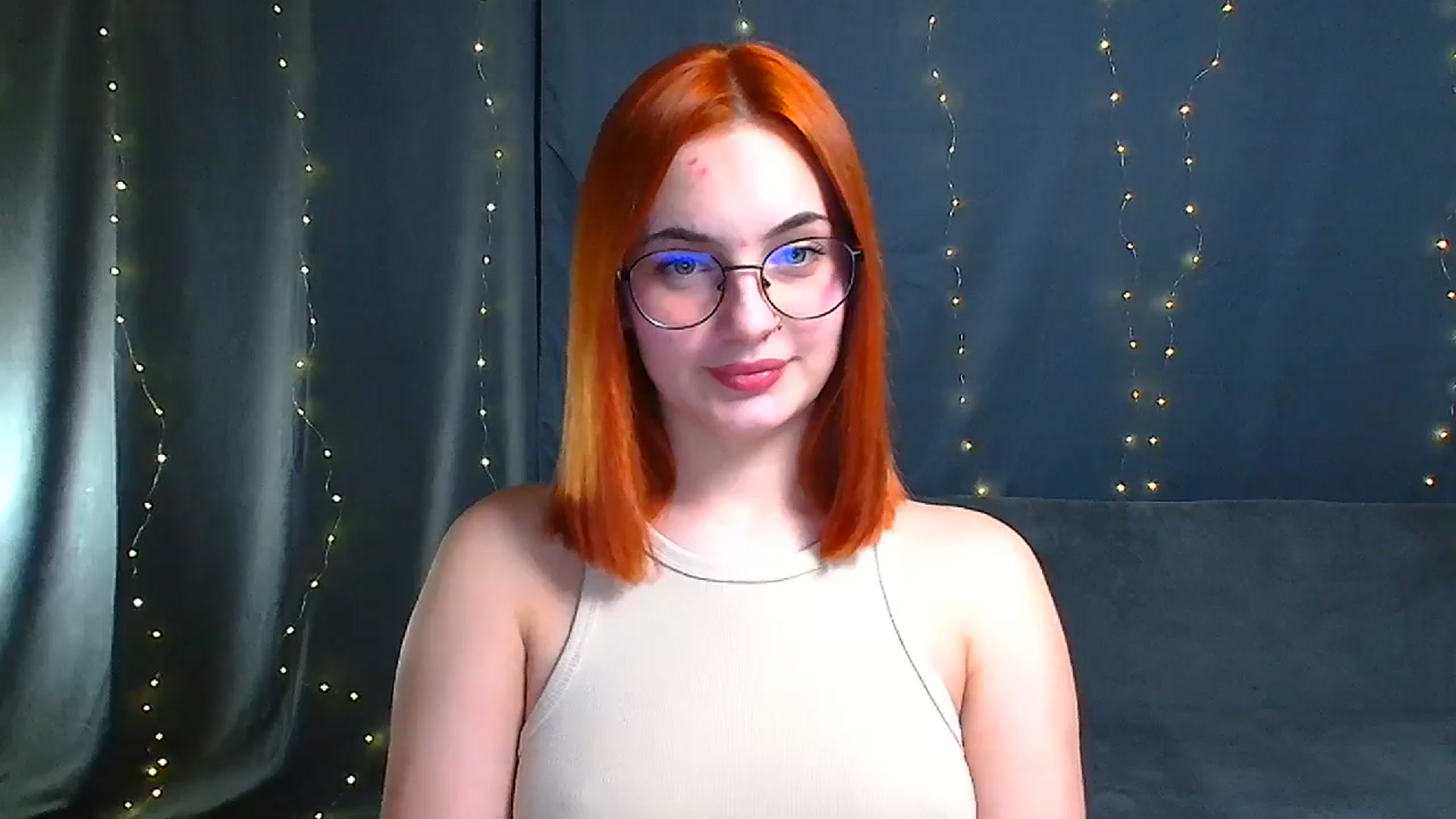 Gallery image thumbnail from Kissismimy's myfreecams stream on, 12/25/2024, 19:44 image 15 of 20