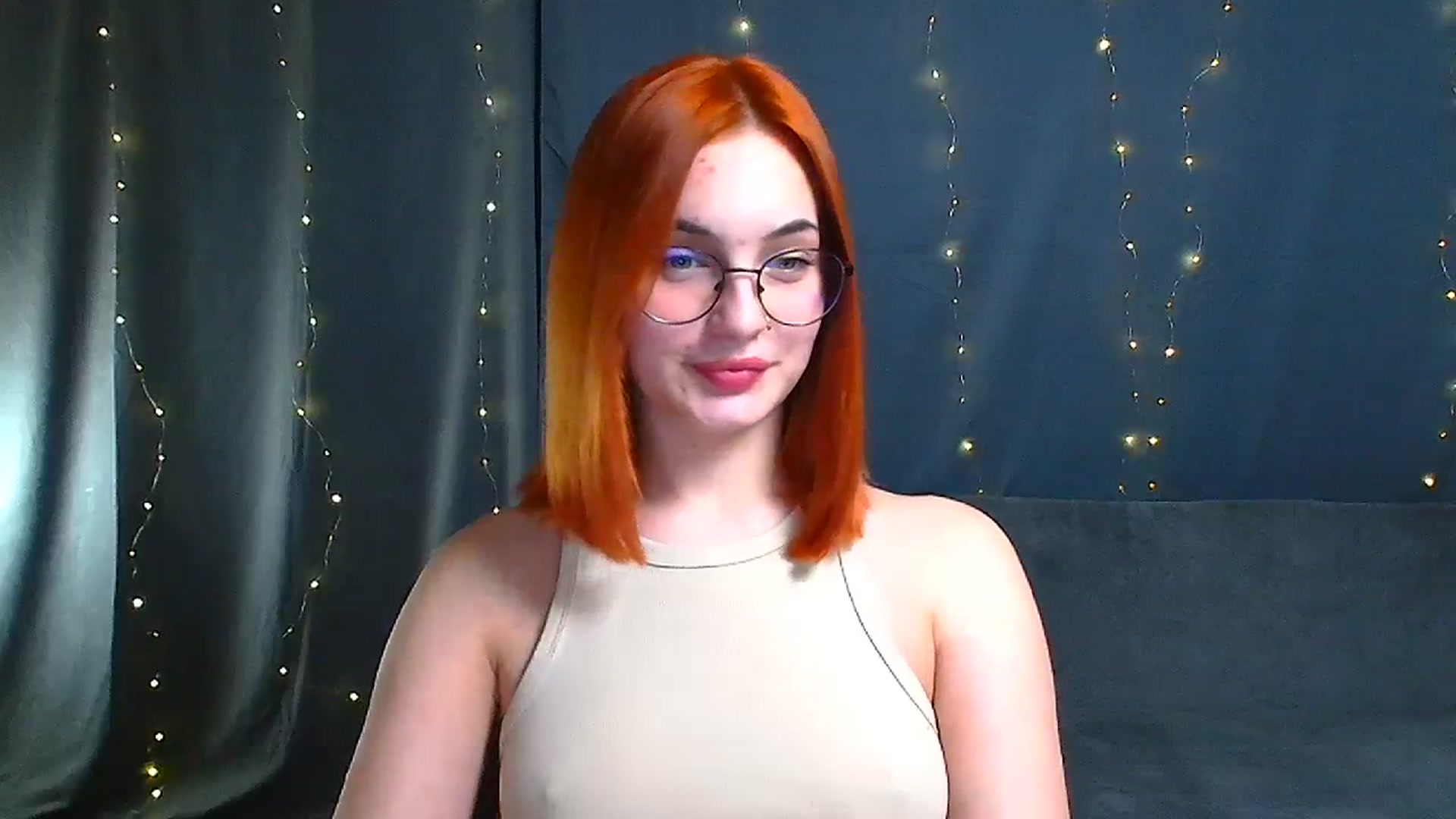 Gallery image thumbnail from Kissismimy's myfreecams stream on, 12/25/2024, 19:44 image 2 of 20