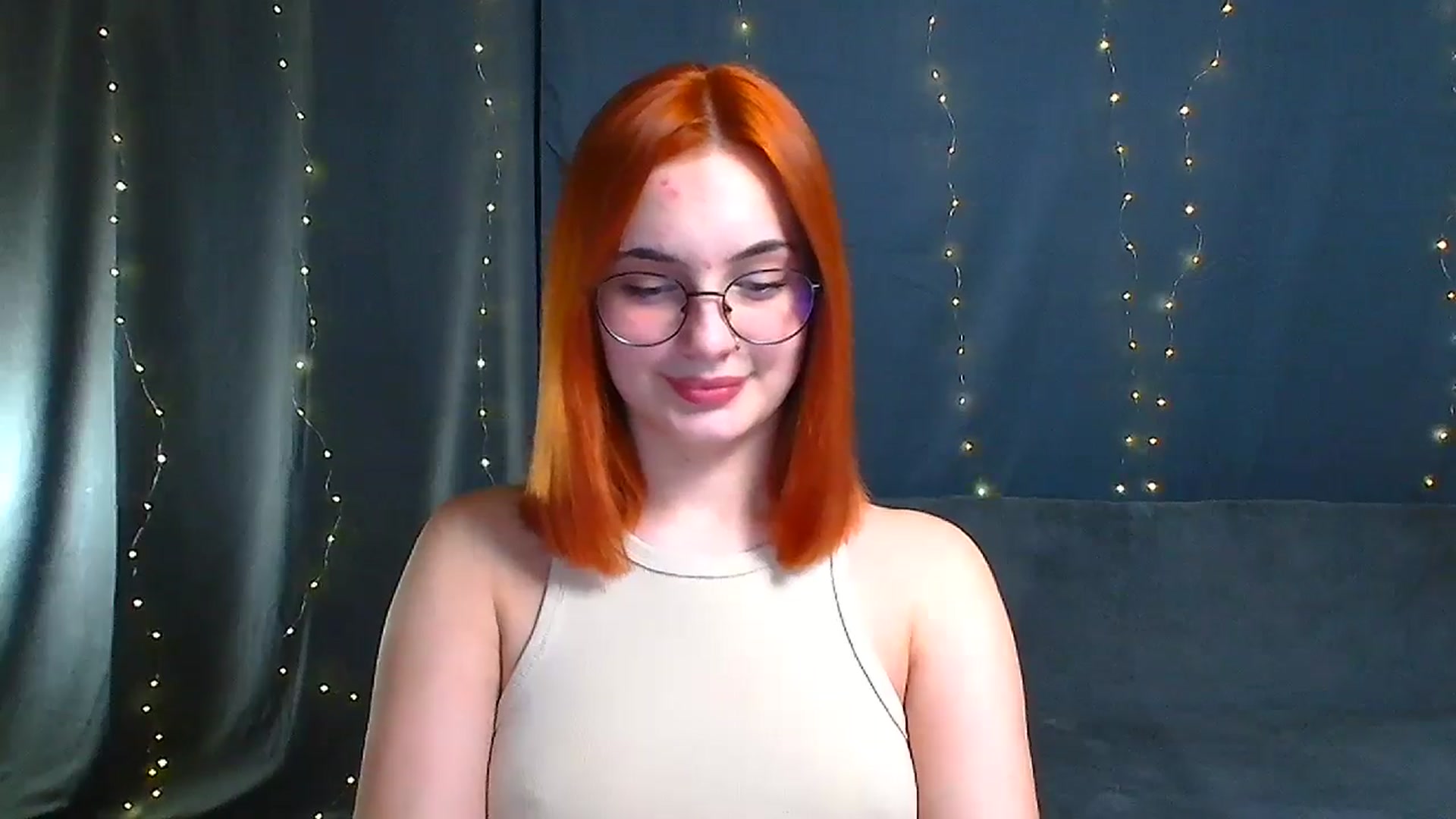 Gallery image thumbnail from Kissismimy's myfreecams stream on, 12/25/2024, 19:44 image 4 of 20