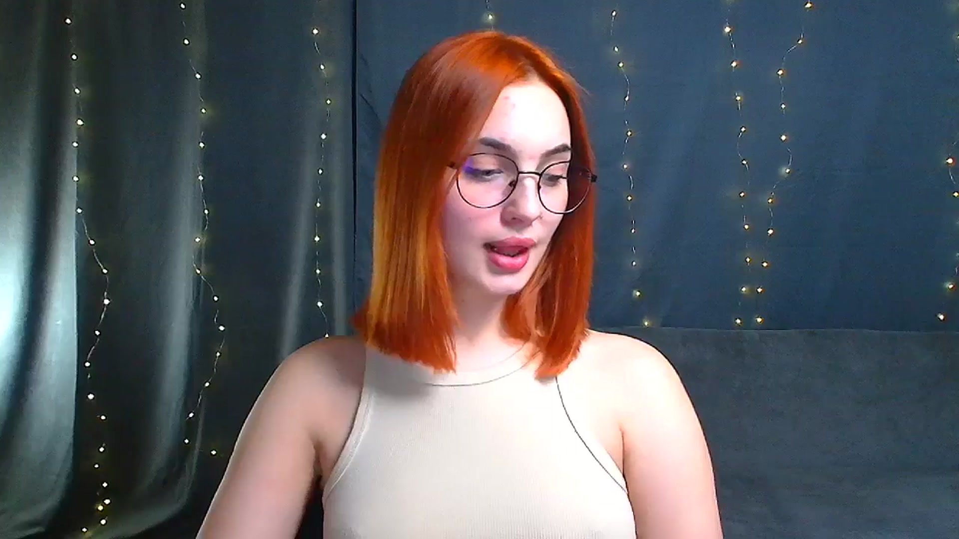Gallery image thumbnail from Kissismimy's myfreecams stream on, 12/25/2024, 19:44 image 18 of 20