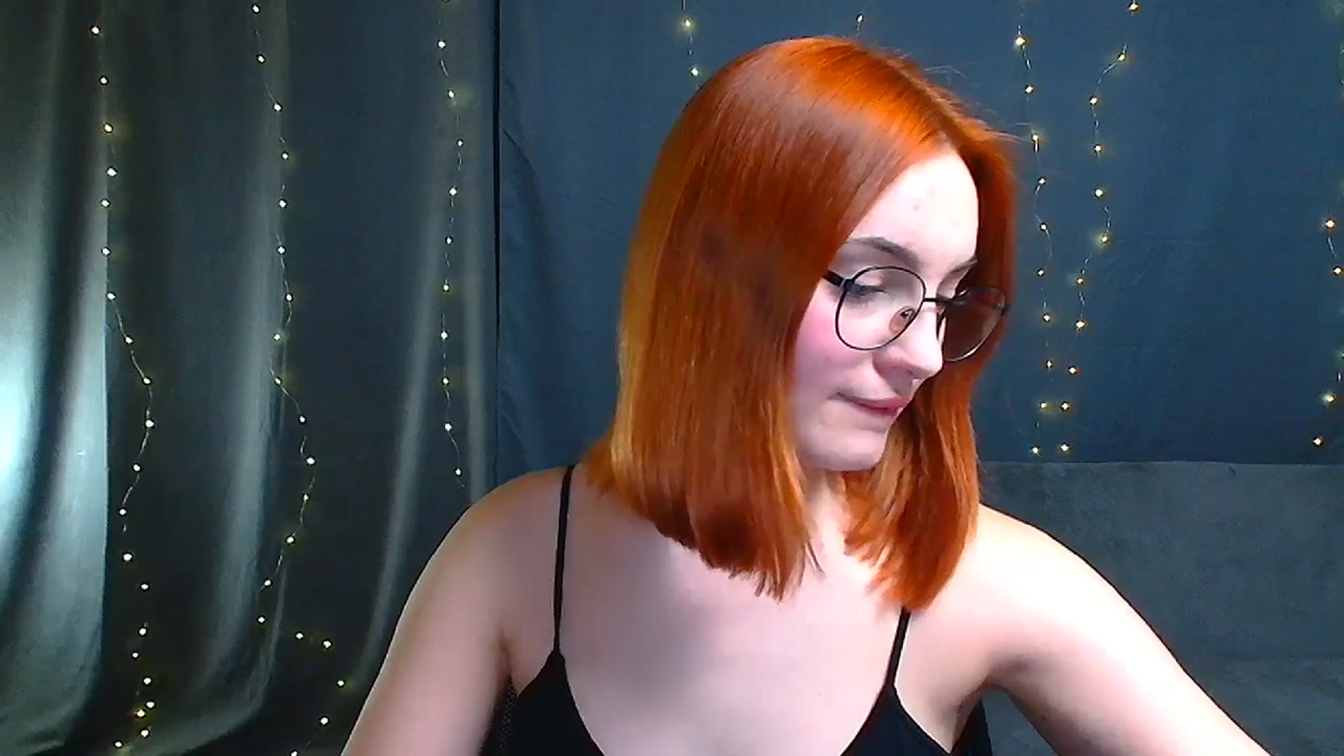 Gallery image thumbnail from Kissismimy's myfreecams stream on, 12/30/2024, 16:59 image 4 of 20
