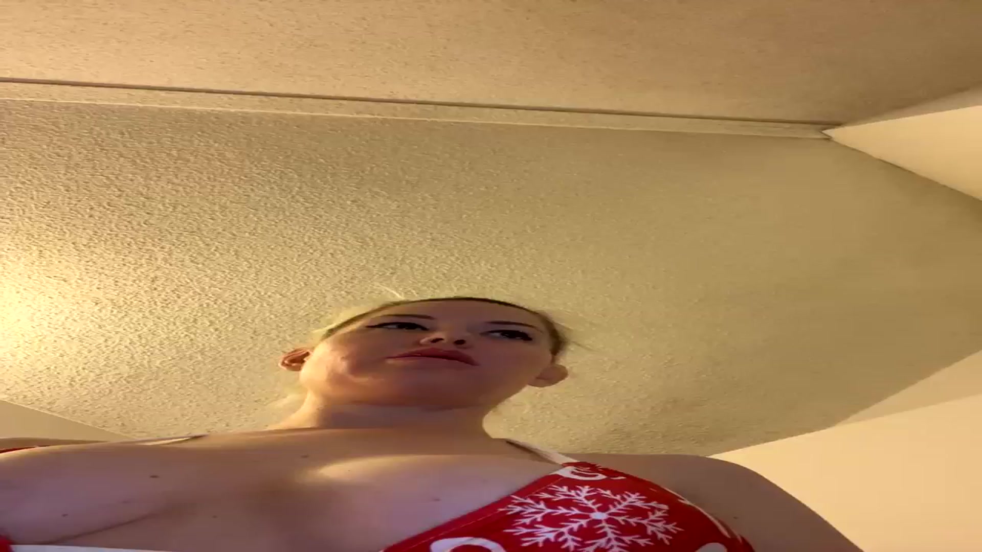 Gallery image thumbnail from KitMercer's myfreecams stream on, 01/15/2024, 10:53 image 9 of 20