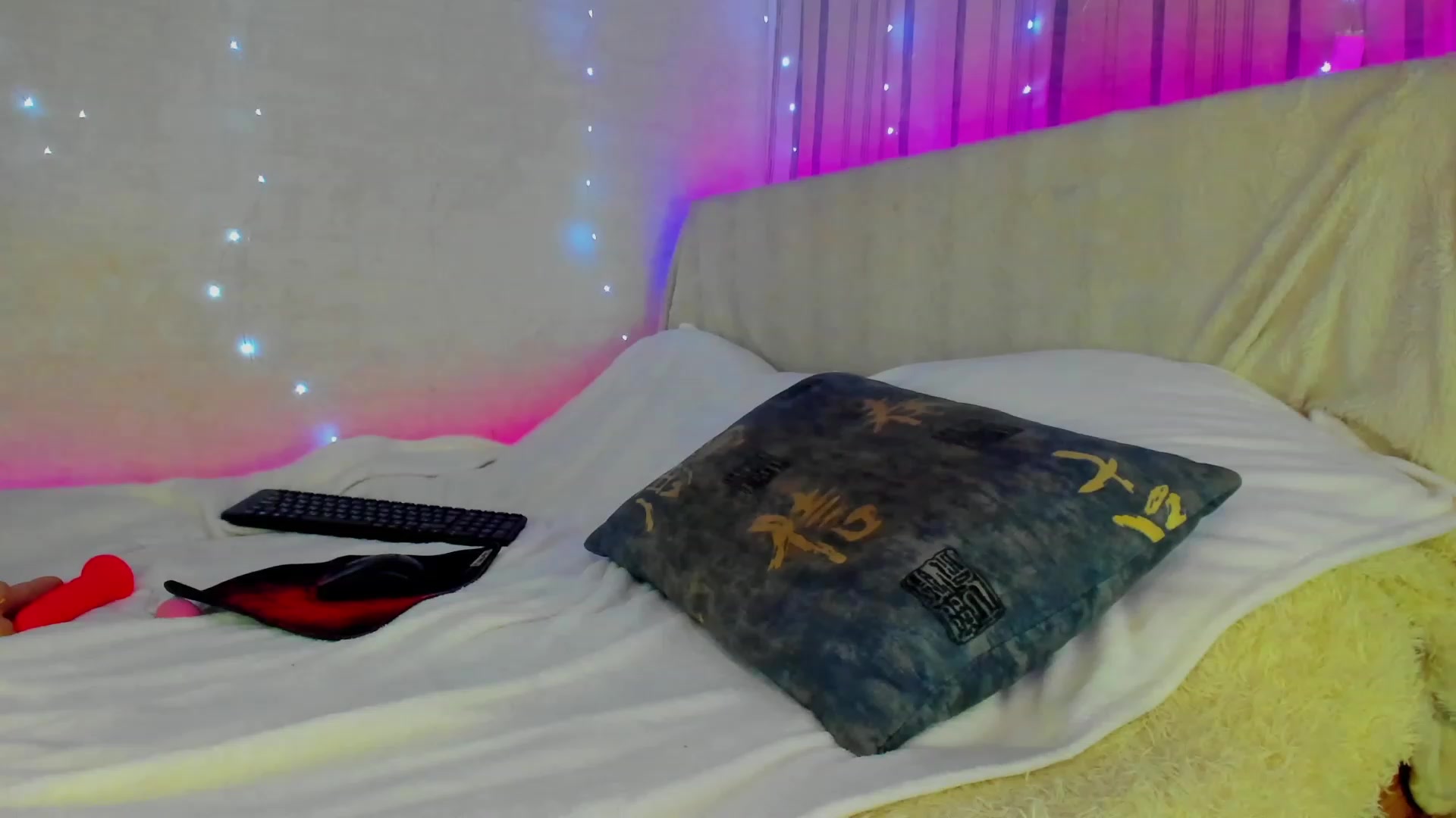 Gallery image thumbnail from Kit_fkn_Kat's myfreecams stream on, 11/20/2022, 19:45 image 5 of 20