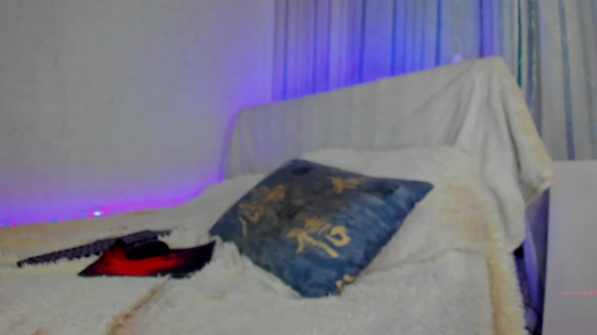 Gallery image thumbnail from Kit_fkn_Kat's myfreecams stream on, 12/23/2022, 19:57 image 19 of 20