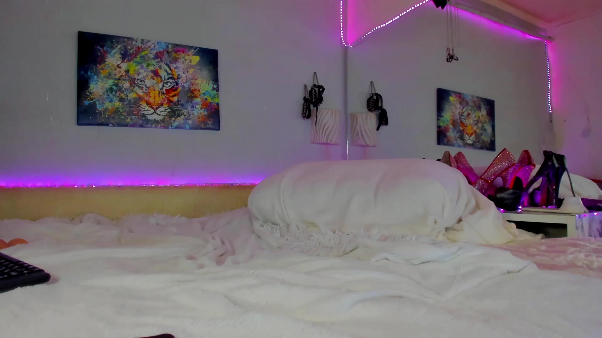 Gallery image thumbnail from Kit_fkn_Kat's myfreecams stream on, 02/24/2023, 19:51 image 1 of 20