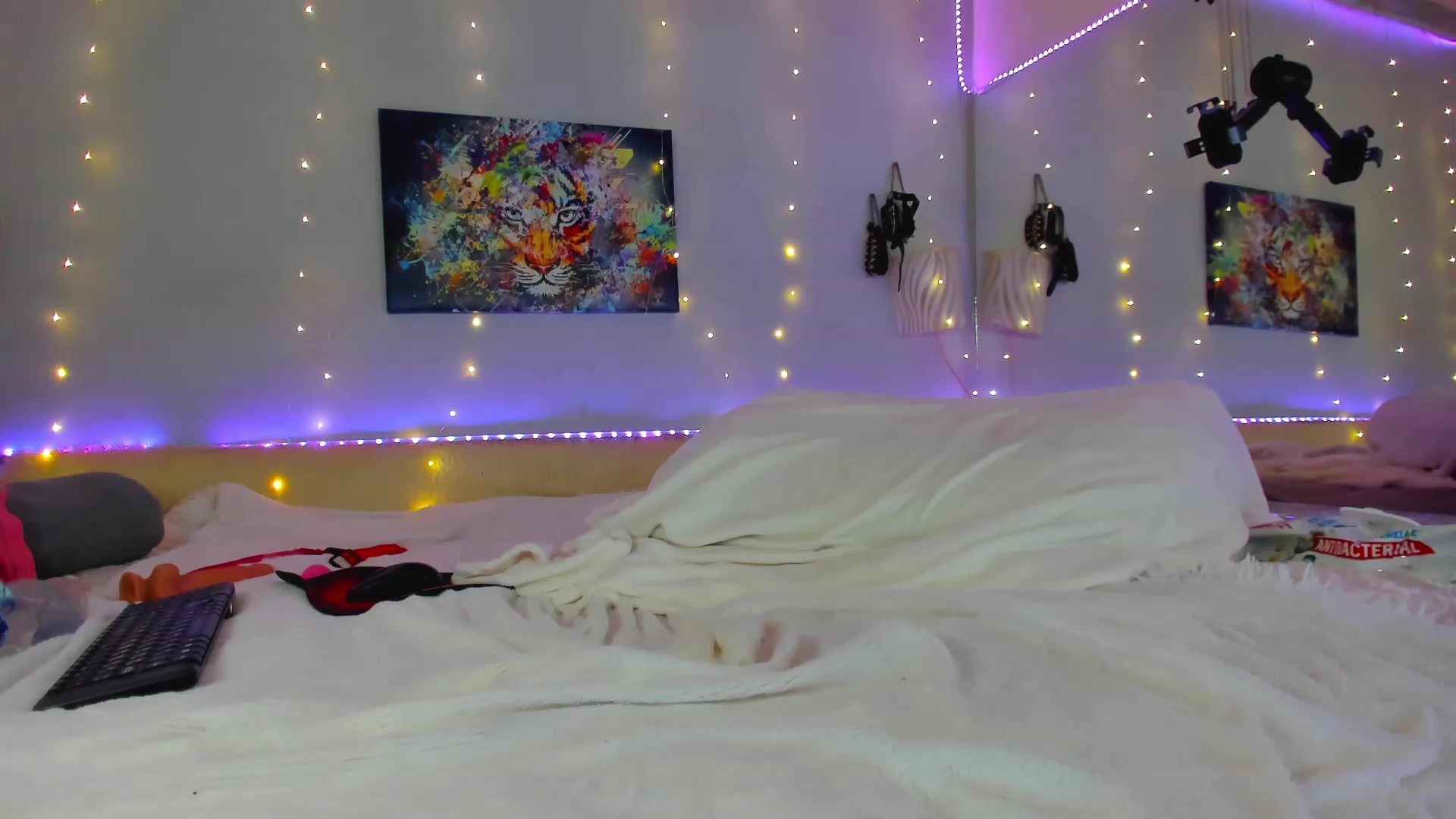 Gallery image thumbnail from Kit_fkn_Kat's myfreecams stream on, 03/11/2023, 21:12 image 4 of 20