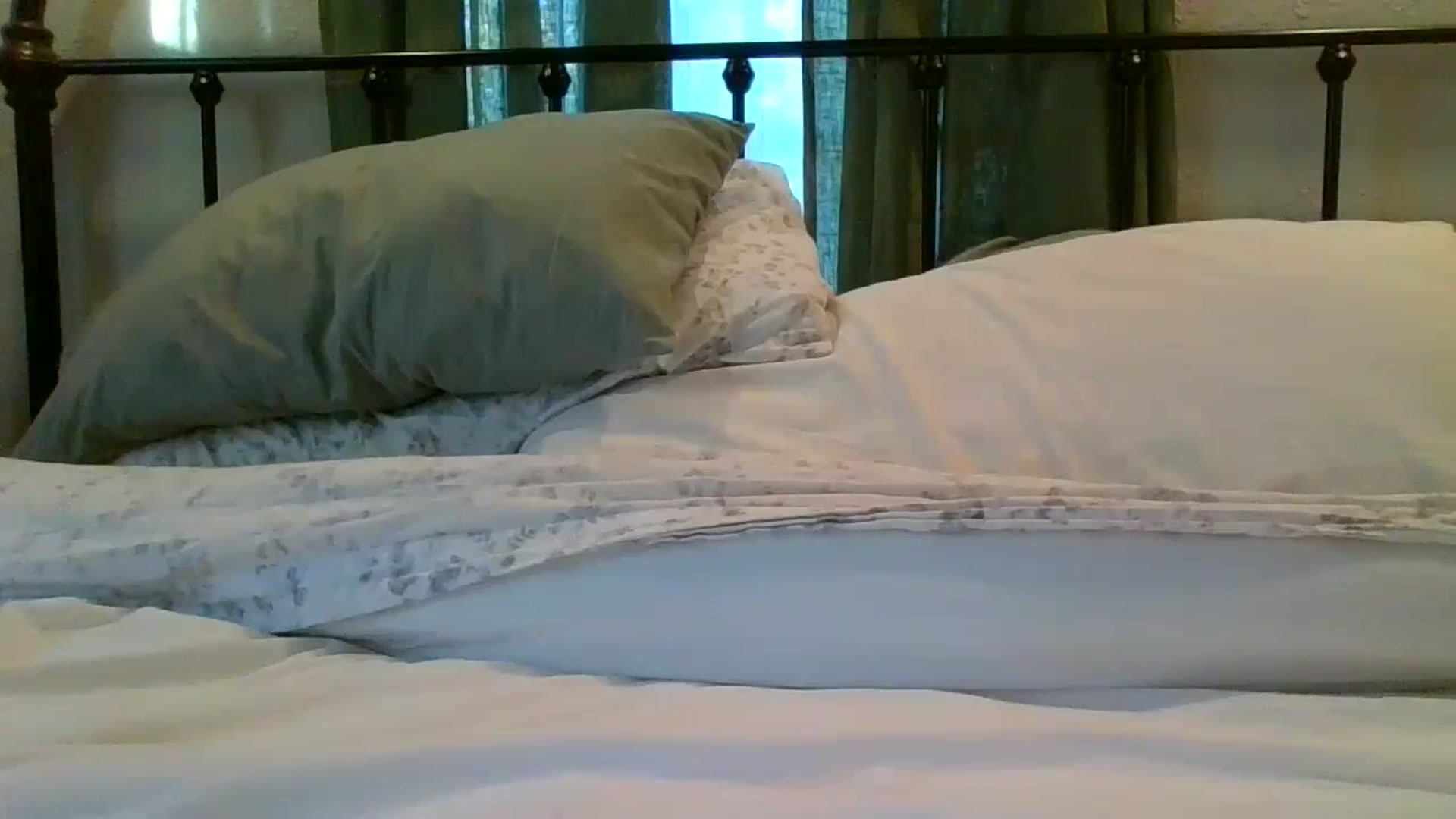 Gallery image thumbnail from KittenCaNudel's myfreecams stream on, 12/12/2023, 13:18 image 3 of 20