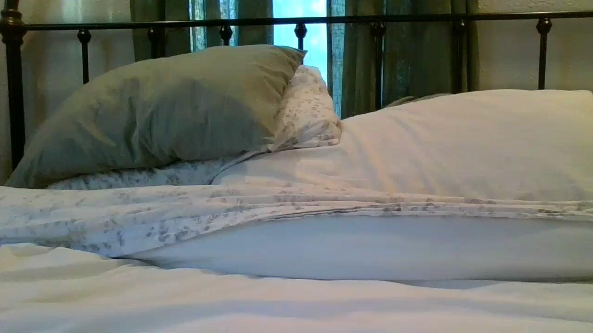 Gallery image thumbnail from KittenCaNudel's myfreecams stream on, 12/12/2023, 13:18 image 6 of 20