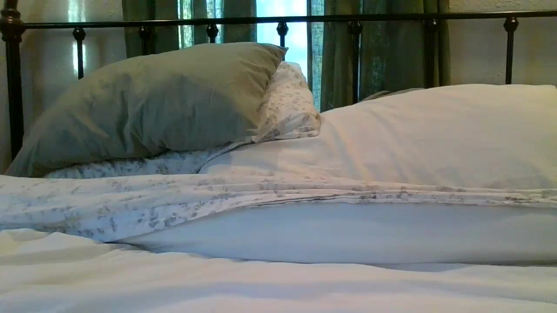 Gallery image thumbnail from KittenCaNudel's myfreecams stream on, 12/12/2023, 13:18 image 10 of 20