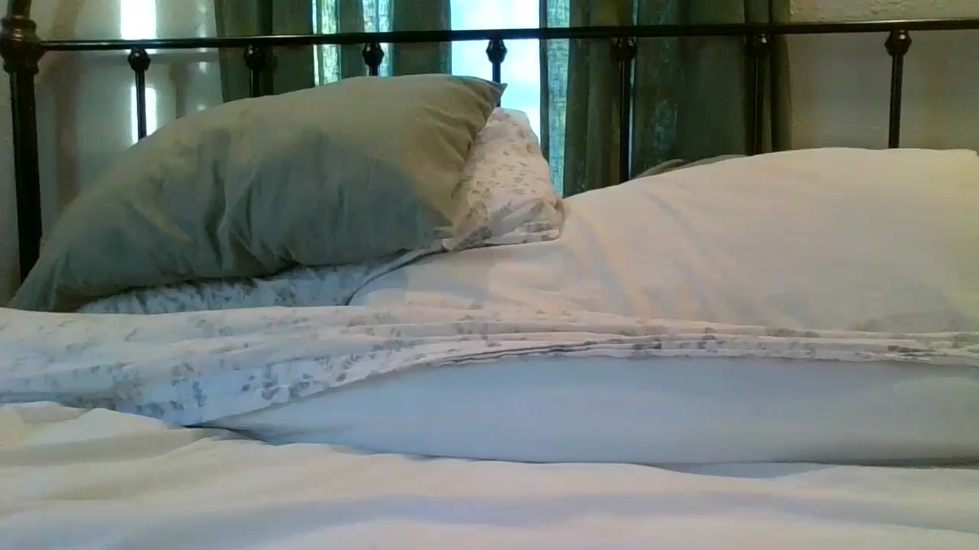 Gallery image thumbnail from KittenCaNudel's myfreecams stream on, 12/12/2023, 13:18 image 13 of 20
