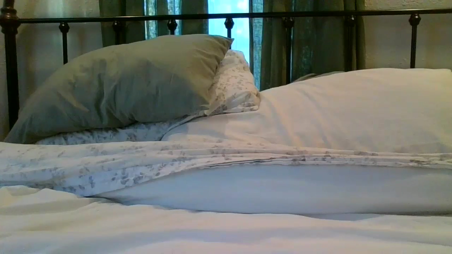Gallery image thumbnail from KittenCaNudel's myfreecams stream on, 12/12/2023, 13:18 image 7 of 20
