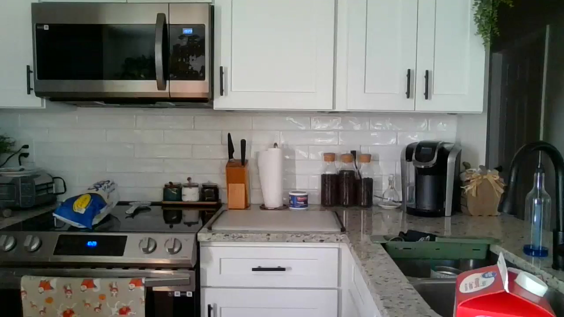 Gallery image thumbnail from KittenCaNudel's myfreecams stream on, 12/19/2023, 16:35 image 5 of 20