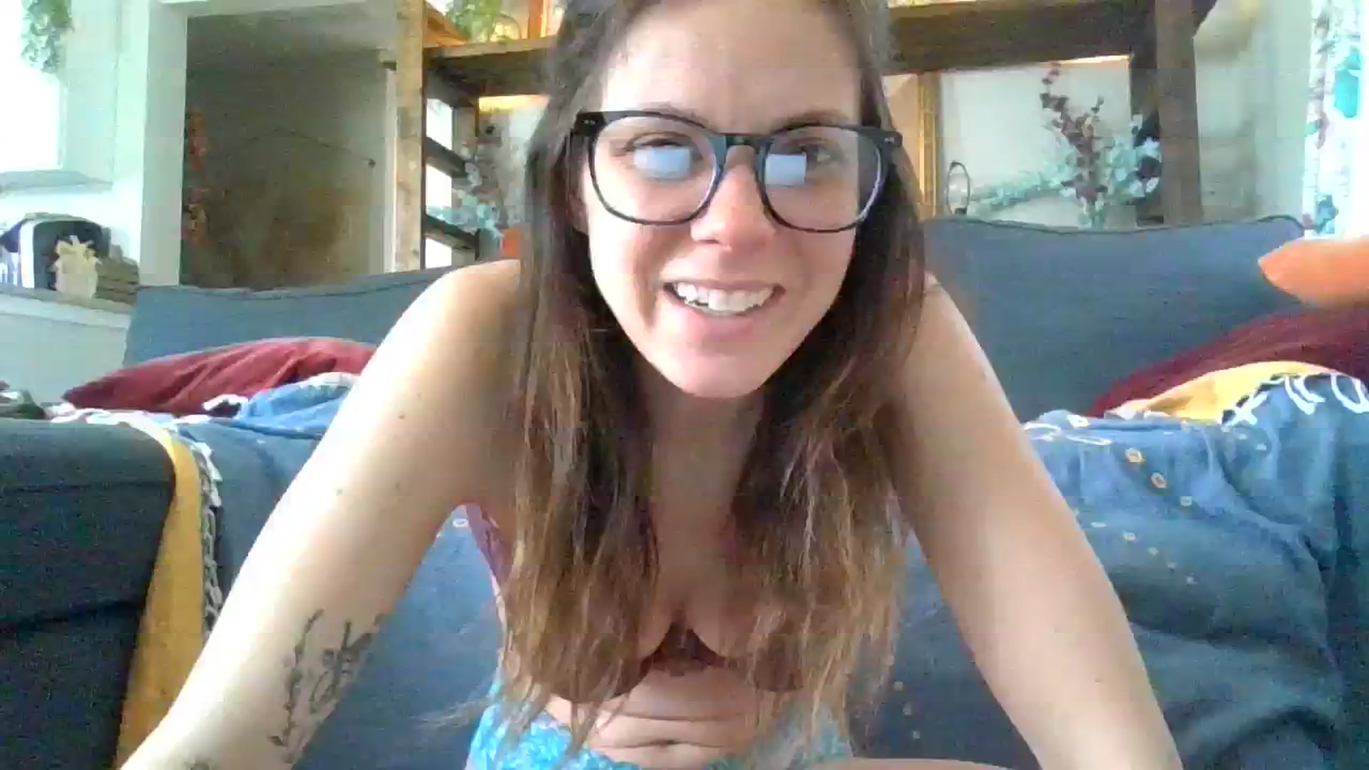 Gallery image thumbnail from KittenCaNudel's myfreecams stream on, 02/09/2024, 17:46 image 10 of 20