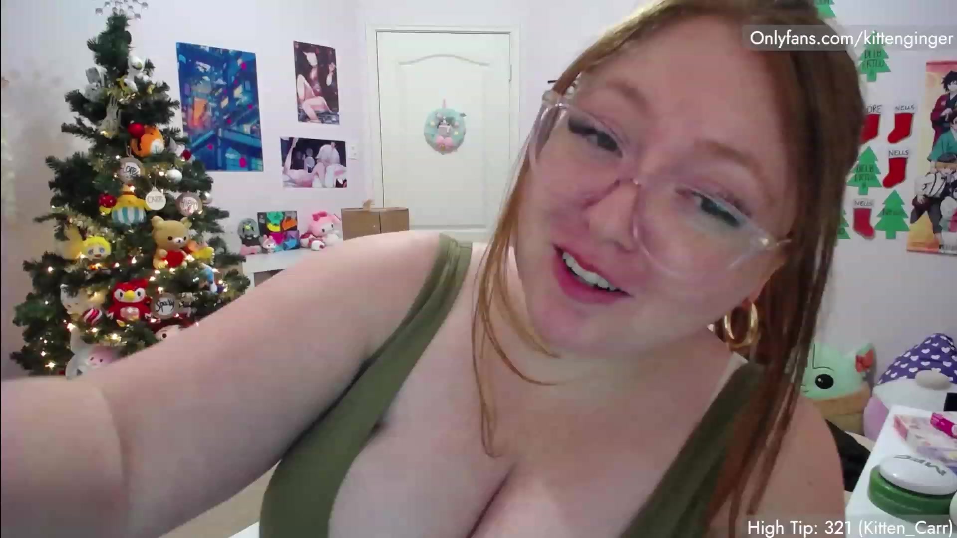 Gallery image thumbnail from KittenGinger's myfreecams stream on, 12/30/2022, 05:34 image 7 of 20