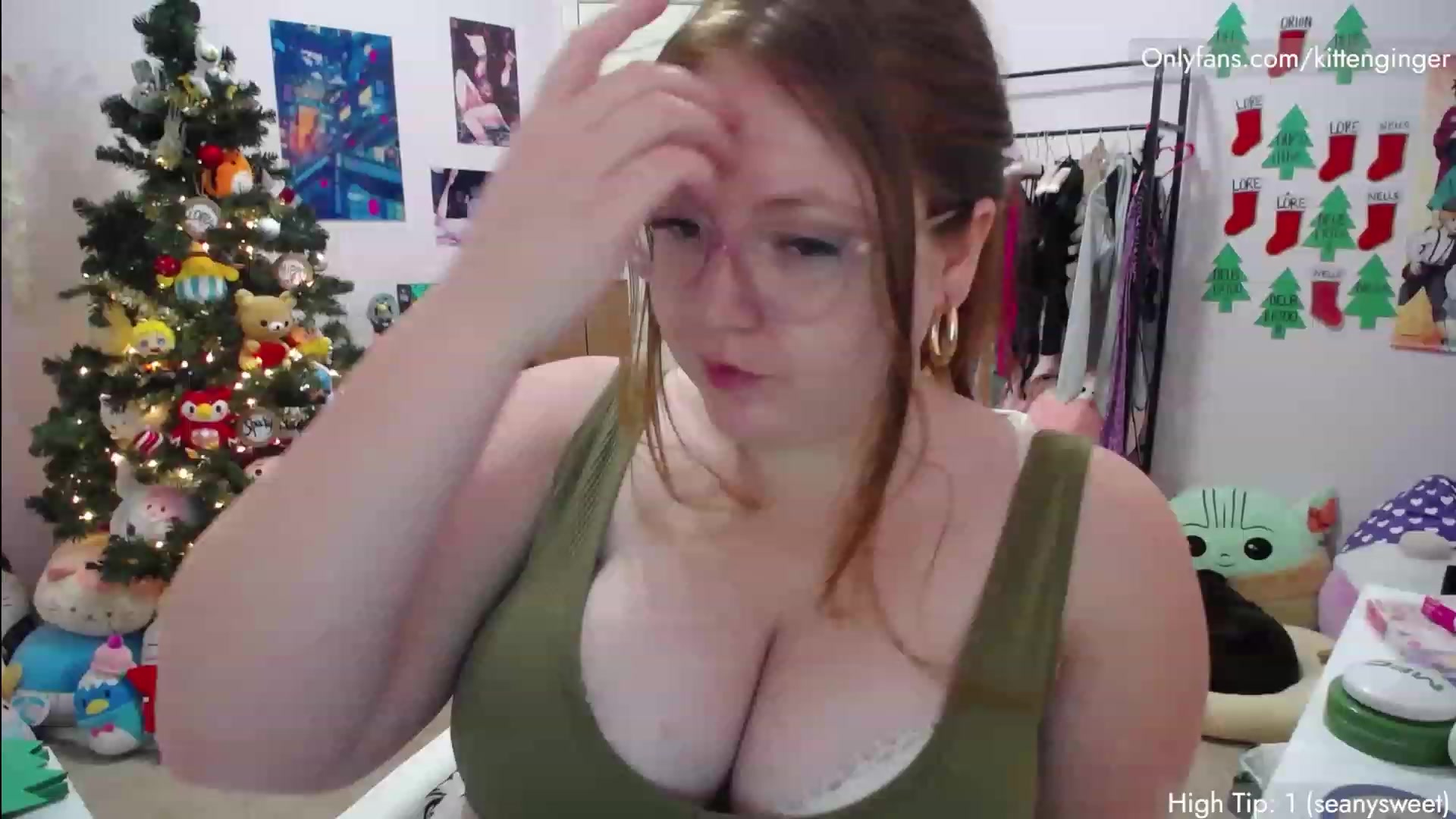 Gallery image thumbnail from KittenGinger's myfreecams stream on, 12/30/2022, 05:34 image 3 of 20