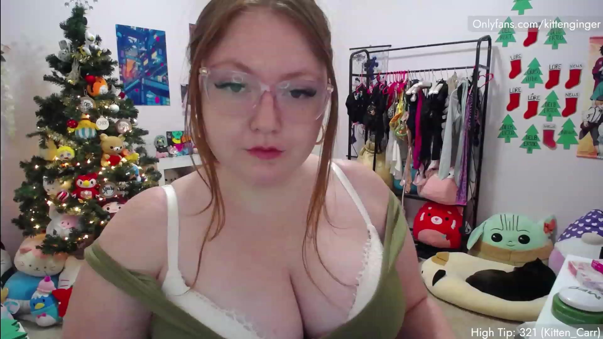 Gallery image thumbnail from KittenGinger's myfreecams stream on, 12/30/2022, 05:34 image 17 of 20