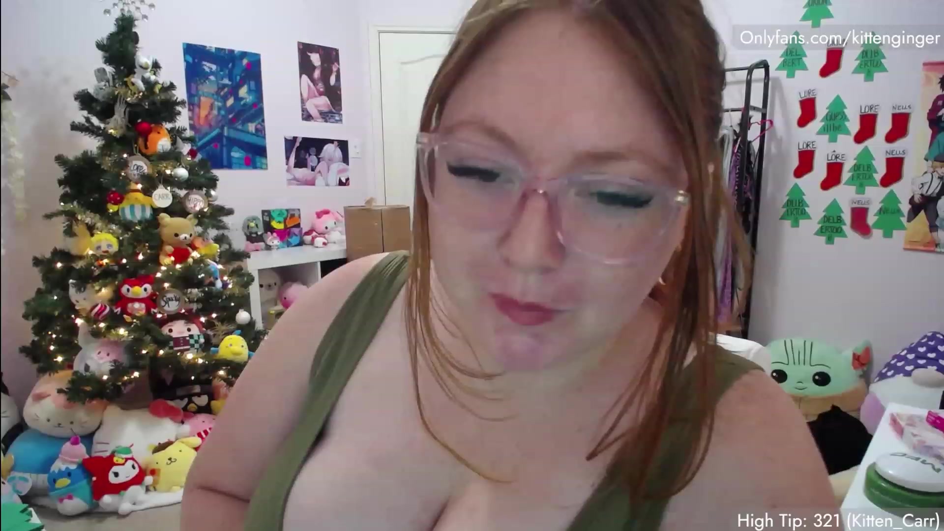 Gallery image thumbnail from KittenGinger's myfreecams stream on, 12/30/2022, 05:34 image 13 of 20