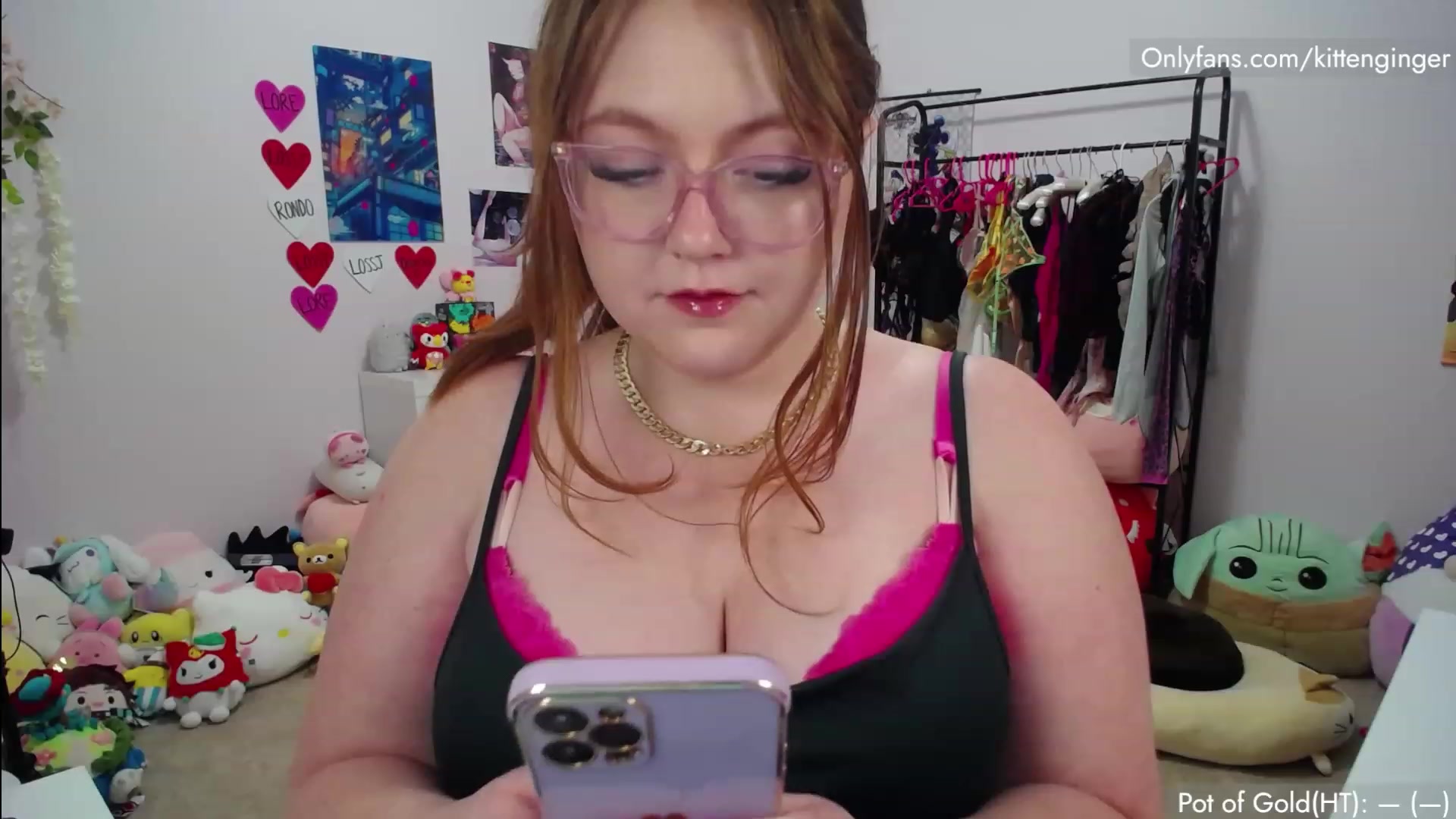 Gallery image thumbnail from KittenGinger's myfreecams stream on, 03/19/2023, 04:41 image 5 of 20