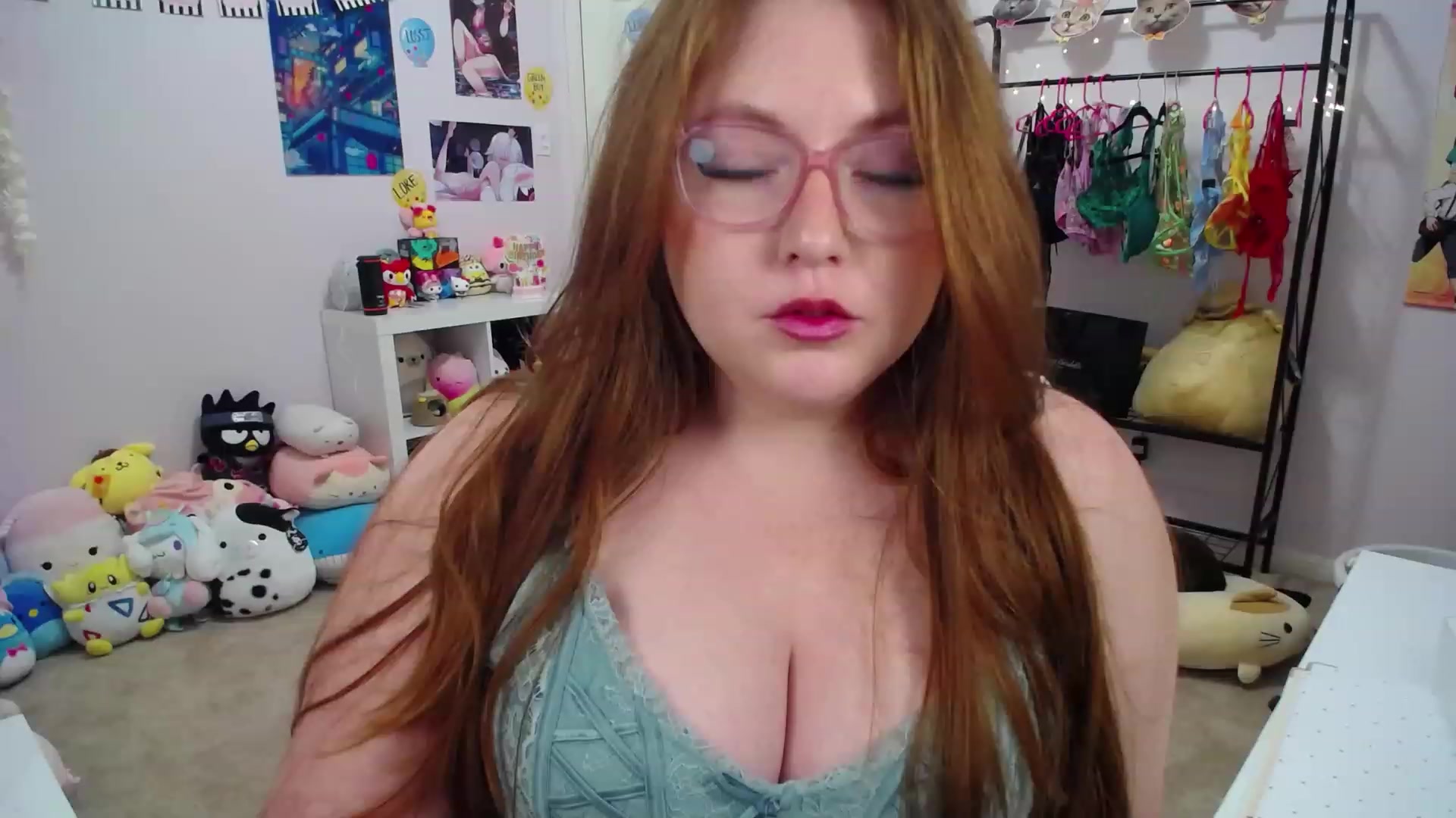 Gallery image thumbnail from KittenGinger's myfreecams stream on, 06/17/2023, 04:19 image 14 of 20