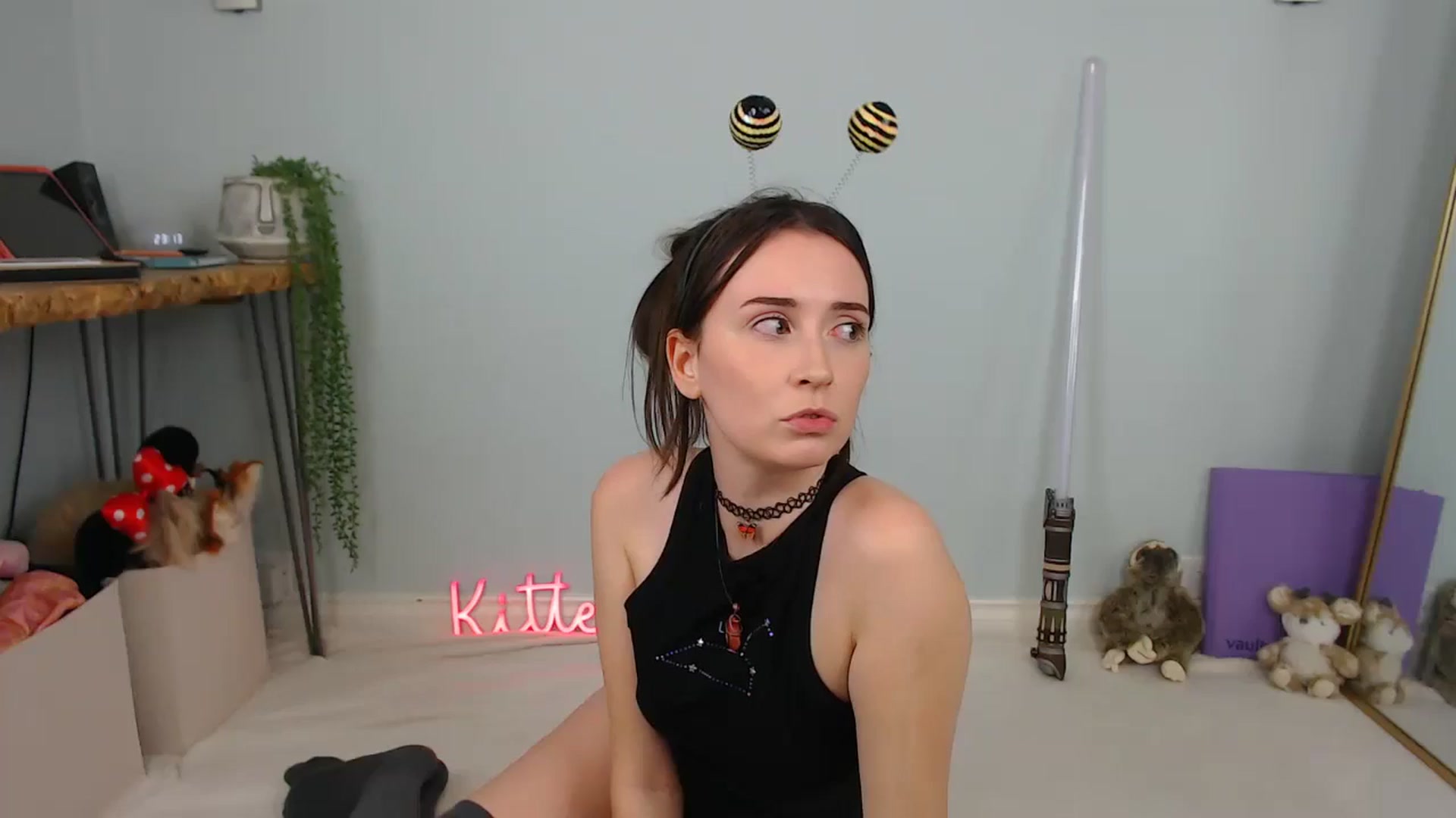 Gallery image thumbnail from Kitten_Sophie's myfreecams stream on, 07/31/2025, 22:23 image 18 of 20