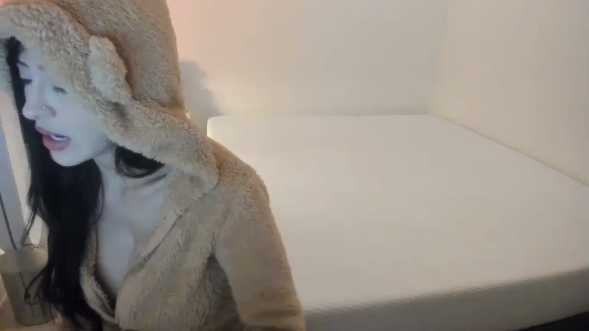 Gallery image thumbnail from Kittenxcam's myfreecams stream on, 11/12/2024, 08:19 image 2 of 20