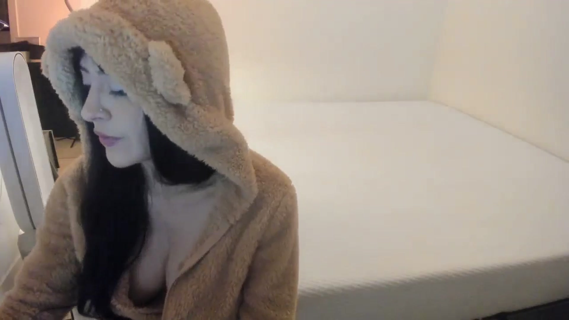 Gallery image thumbnail from Kittenxcam's myfreecams stream on, 11/12/2024, 09:38 image 3 of 20
