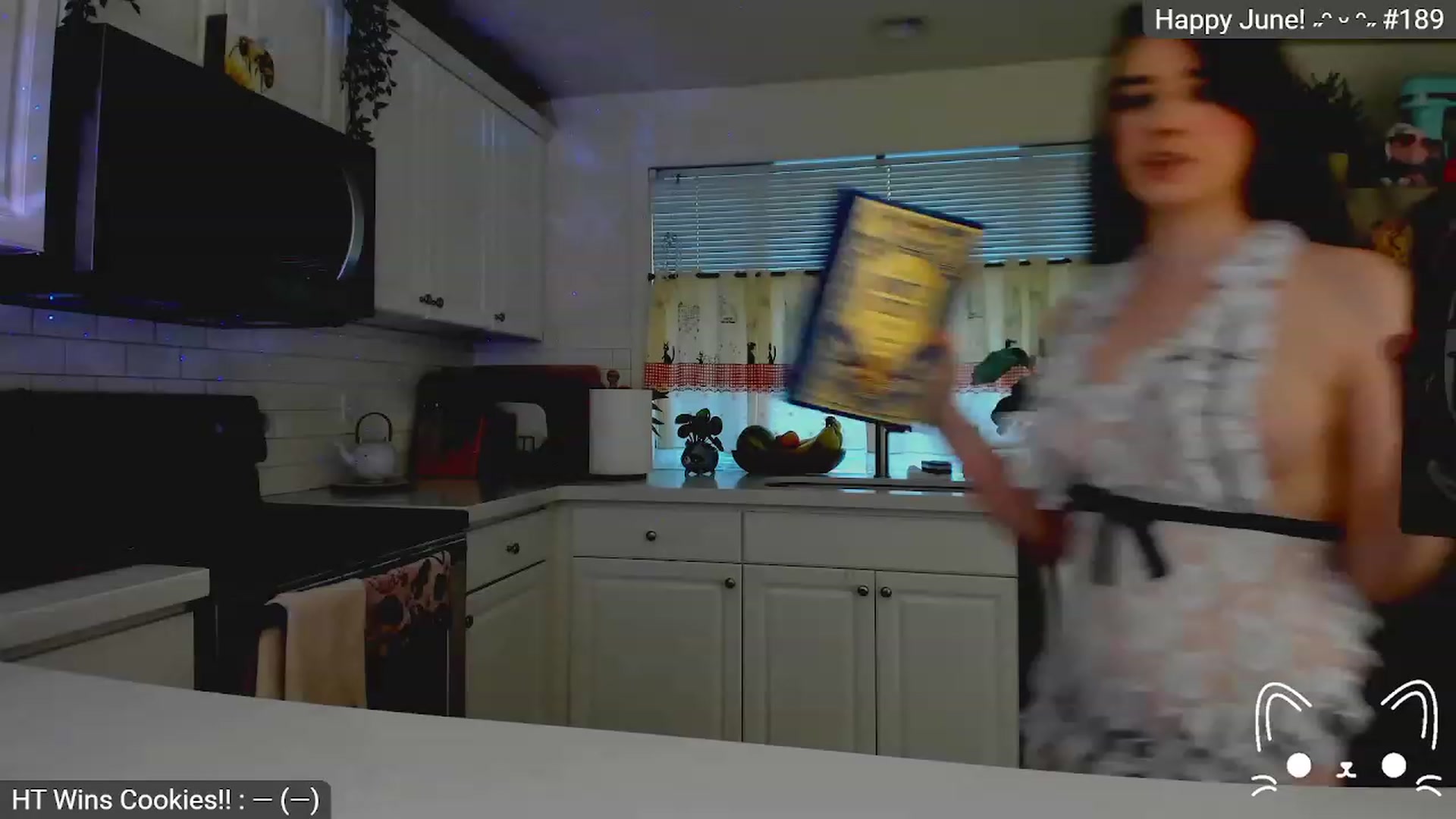 Gallery image thumbnail from Kittenyx's myfreecams stream on, 06/03/2023, 04:22 image 1 of 20